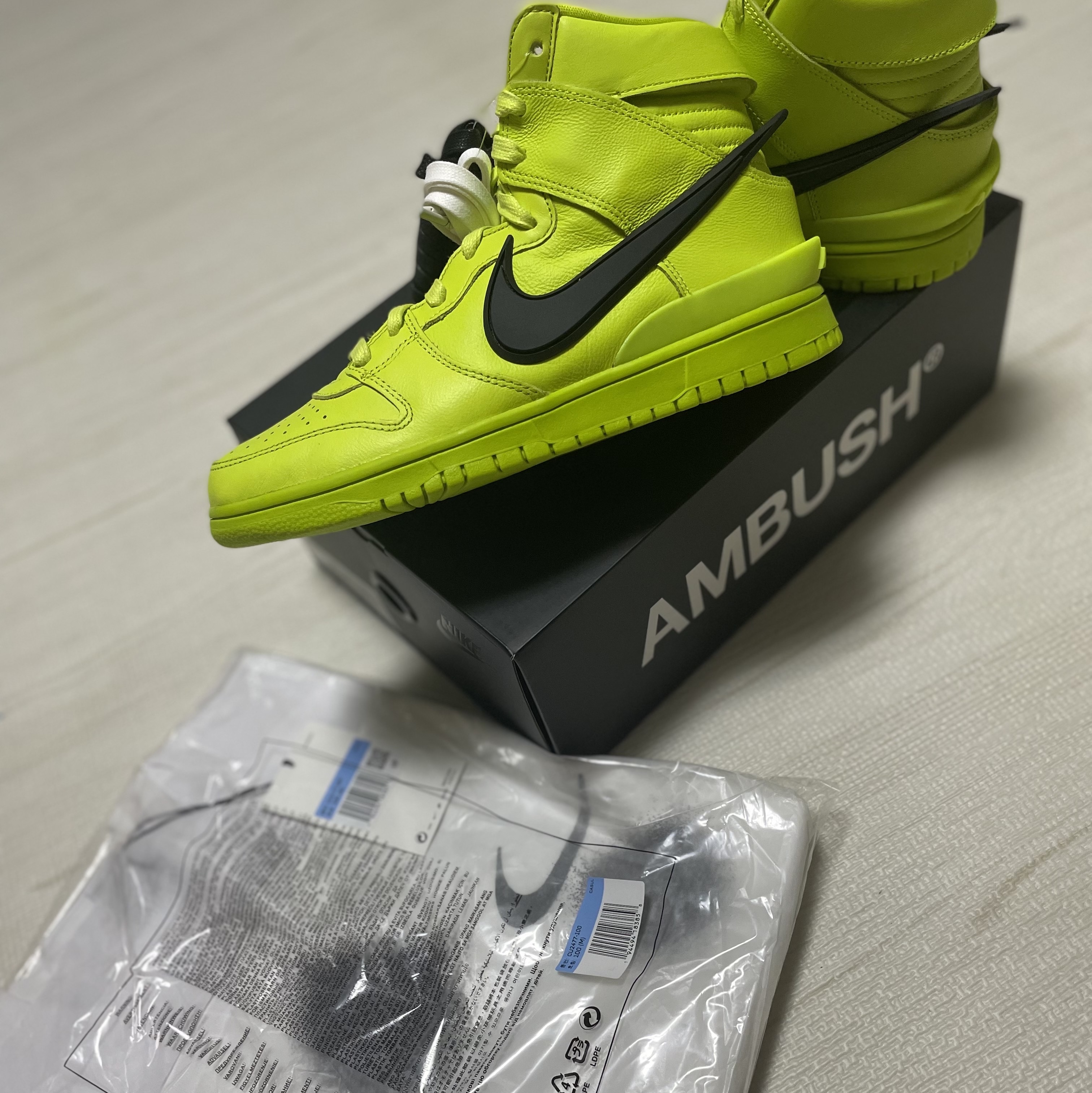 Nike x Ambush Dunk High Flash Lime, Nike x Off-White NRG Short Sleeve T-Shirt White 착용 스타일 - 2