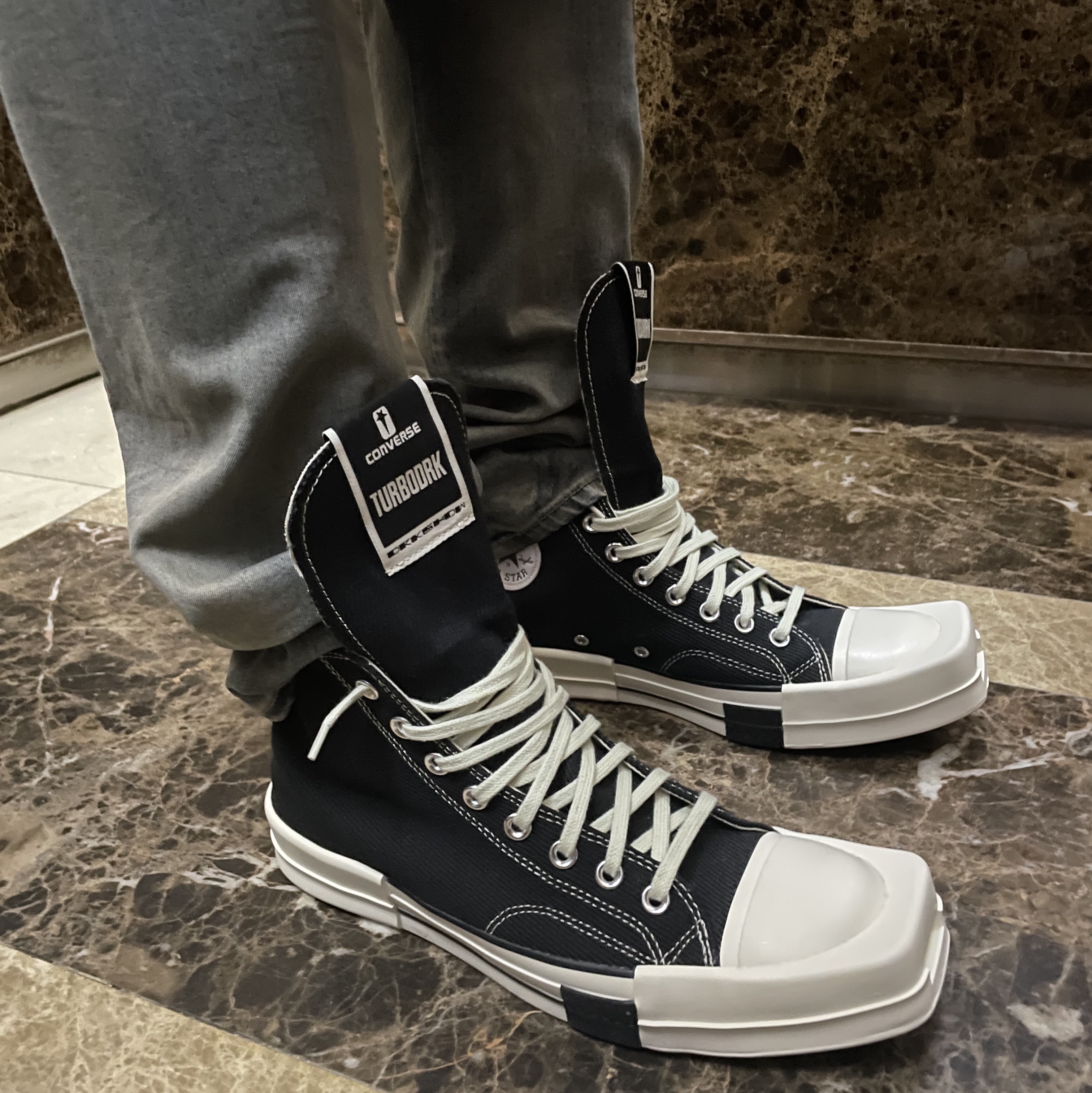 Converse x Drkshdw Turbodrk Chuck 70 Hi Black 착용 스타일
