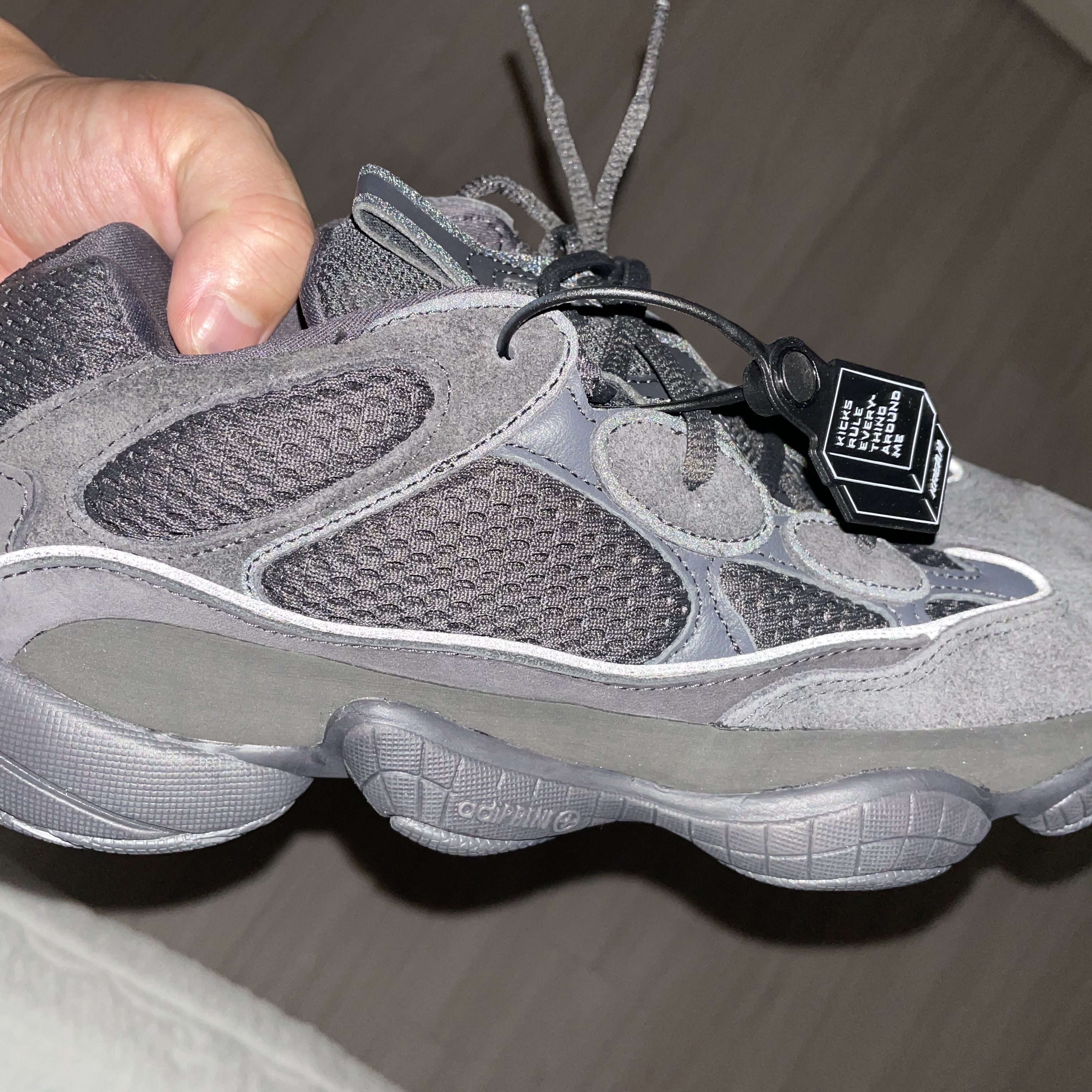 Adidas Yeezy 500 Utility Black 2018/2020 착용 스타일 - 3