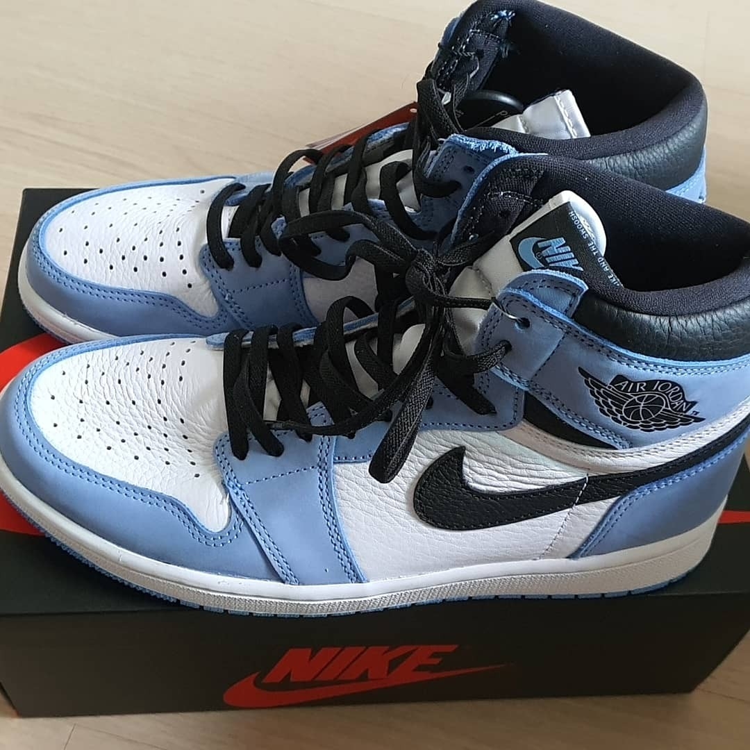 Jordan 1 Retro High OG University Blue, Nike Dunk Low Retro Varsity Green 착용 스타일 - 3