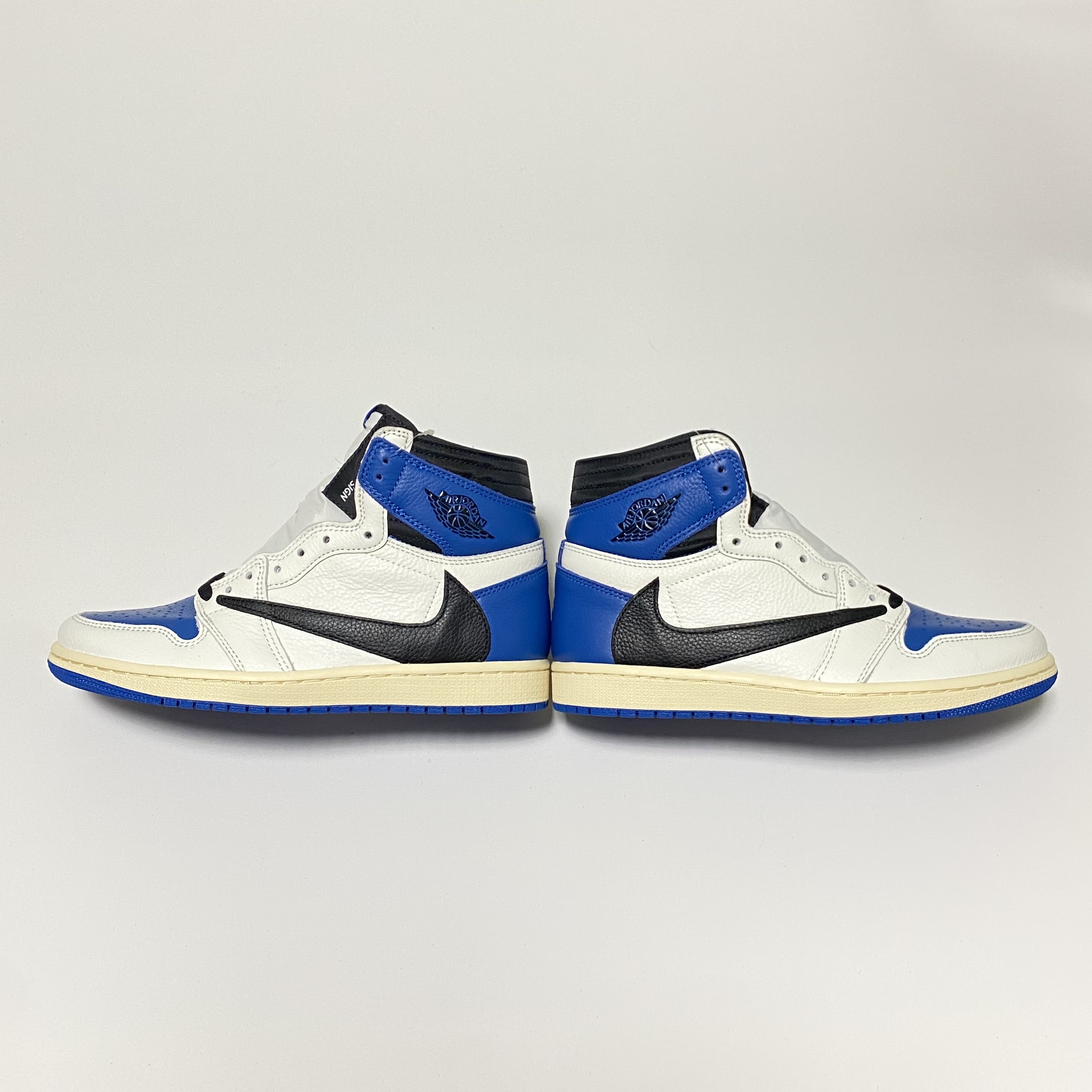 Jordan 1 x Travis Scott x Fragment Retro High OG SP Military Blue 착용 스타일 - 4