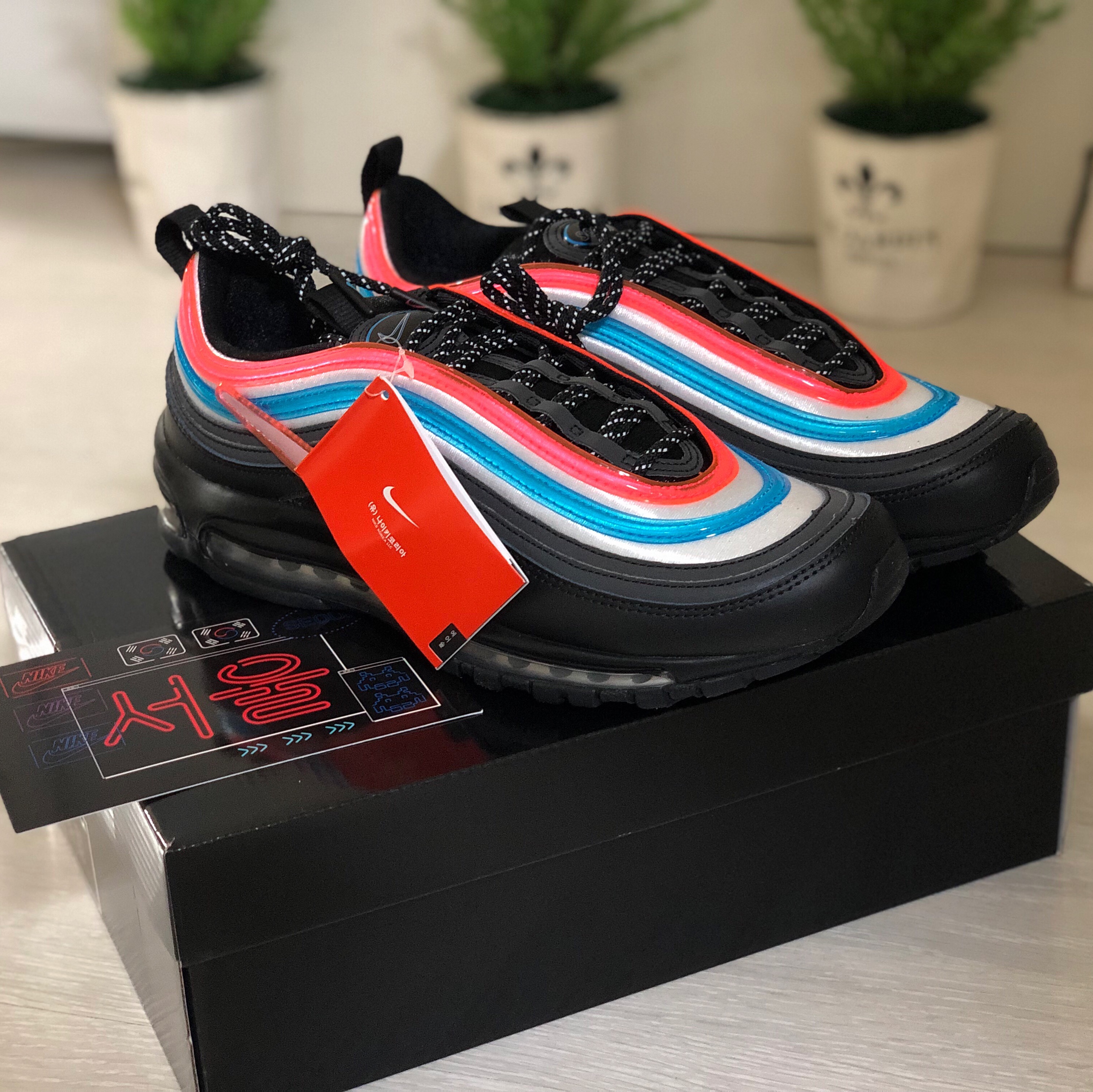 Nike Air Max 97 Neon Seoul 착용 스타일