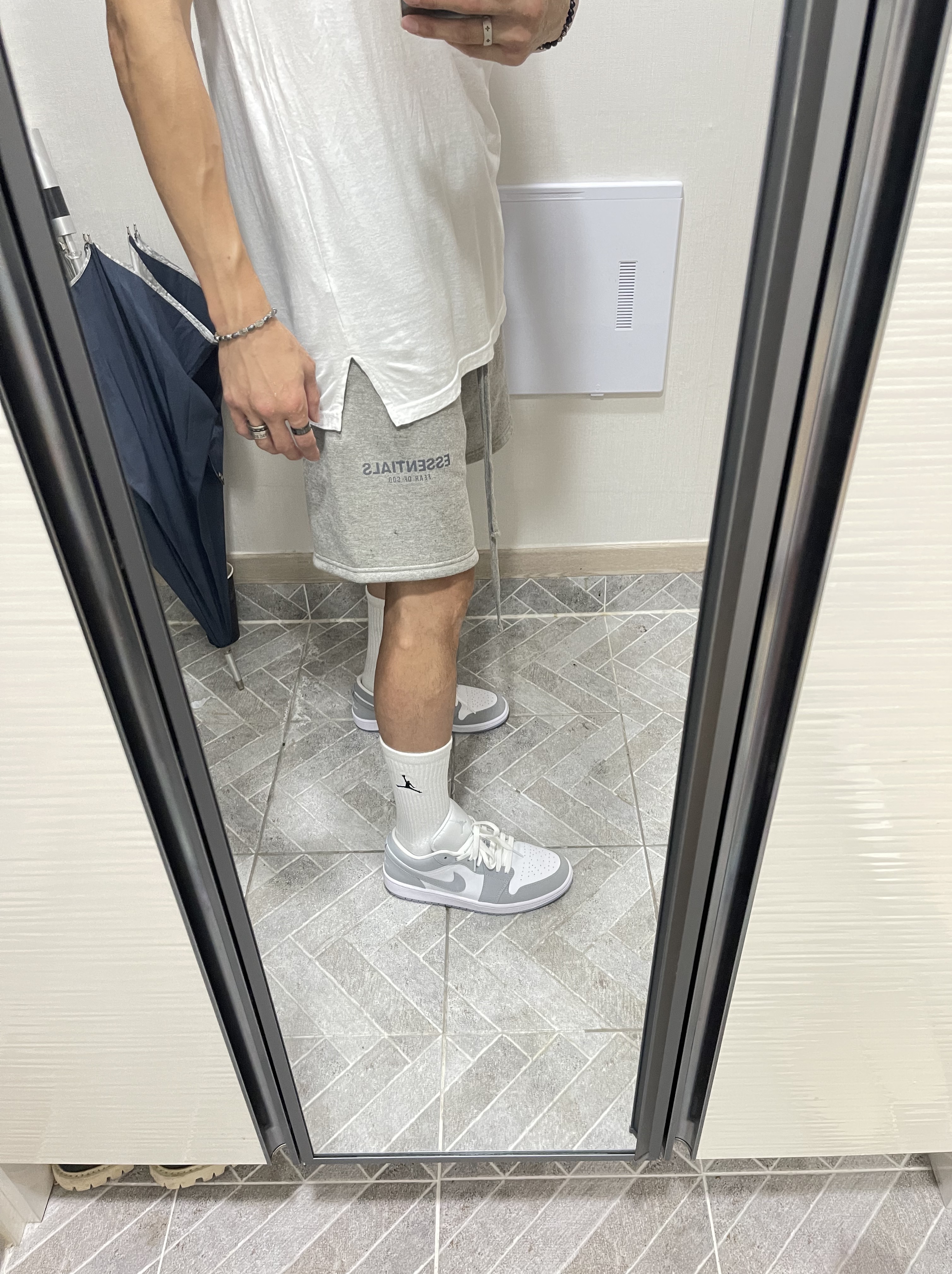 (W) Jordan 1 Low White Wolf Grey, Nike x Ambush Dunk High Deep Royal Blue 착용 스타일 - 5