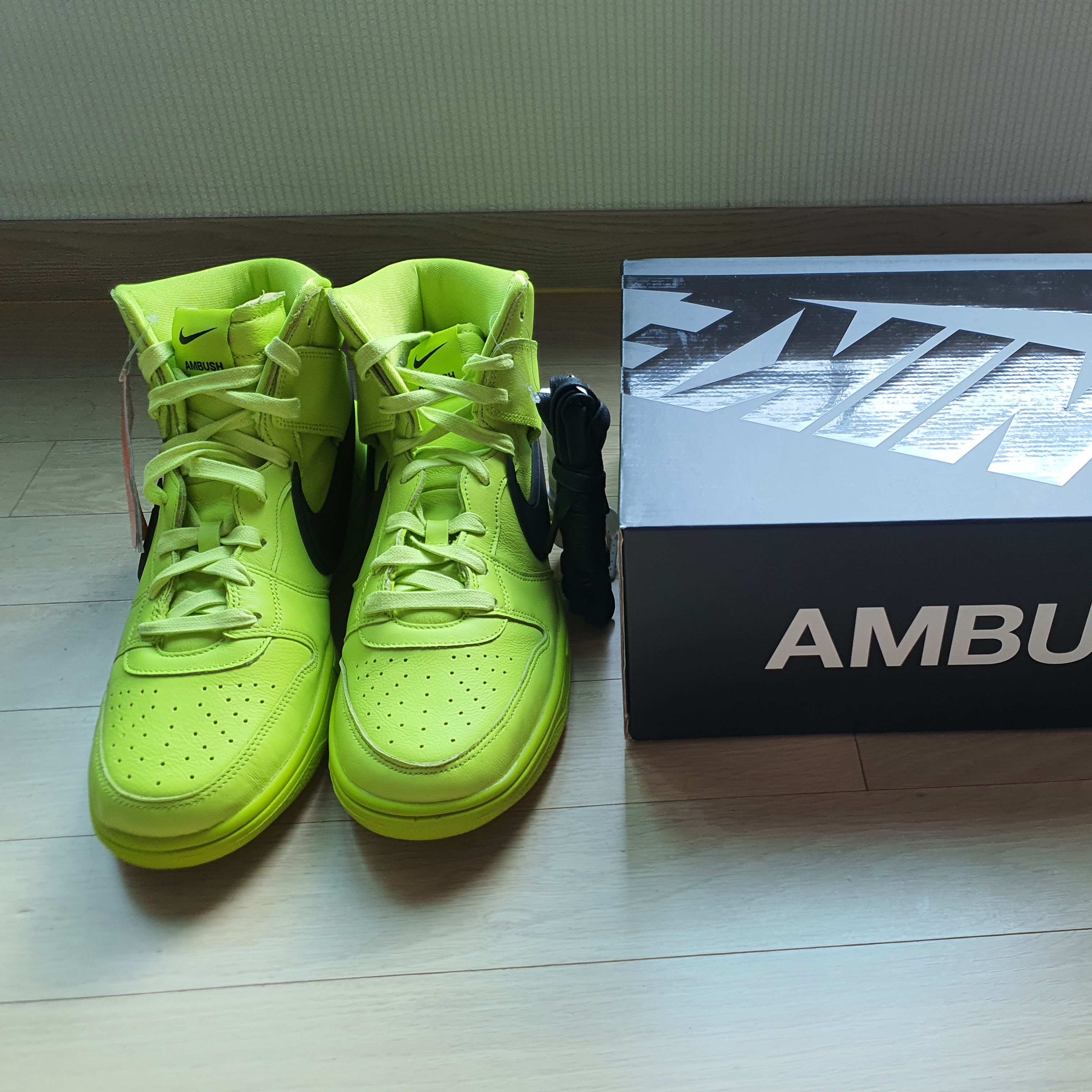 Nike x Ambush Dunk High Flash Lime 착용 스타일 - 2