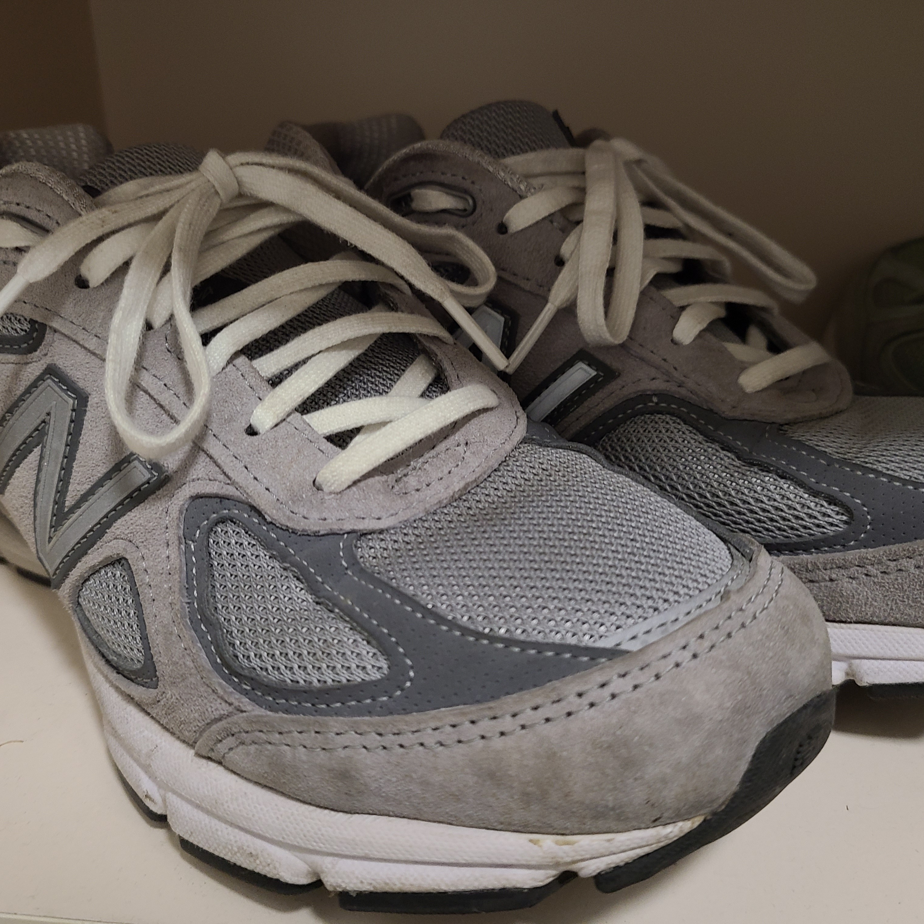 New Balance 990v4 Made in USA Grey - D Standard 착용 스타일 - 1
