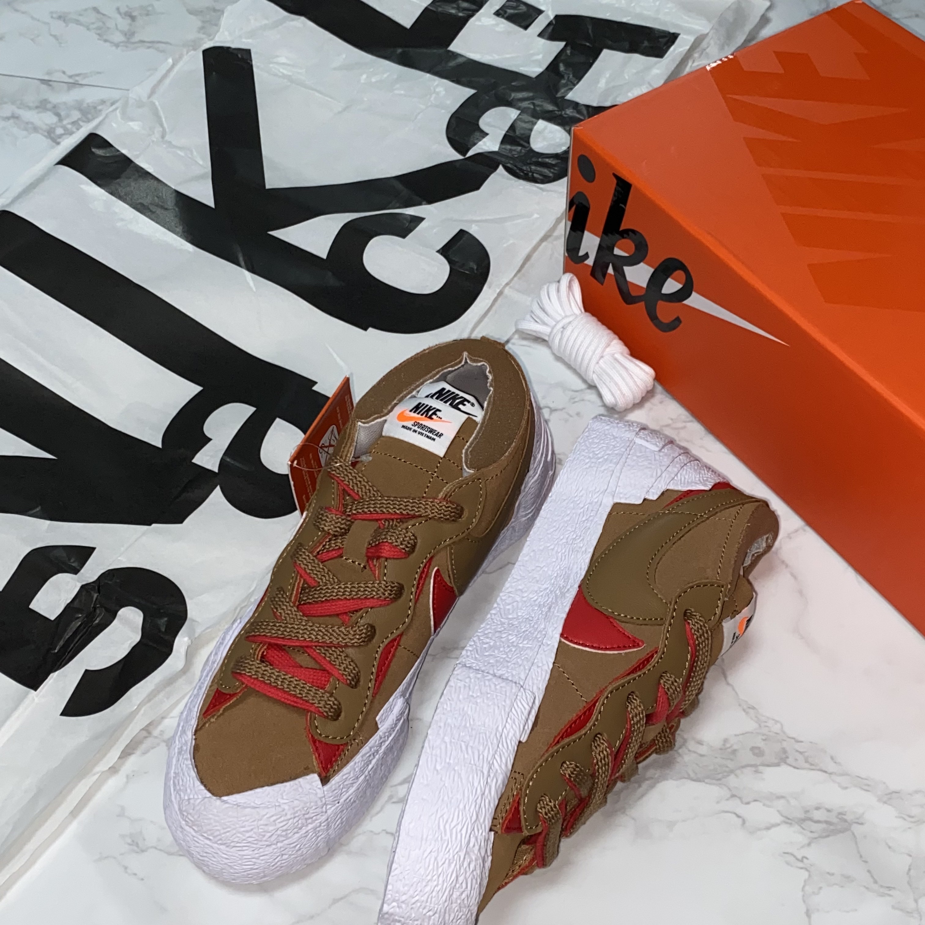 Nike x Sacai Blazer Low British Tan 착용 스타일 - 2