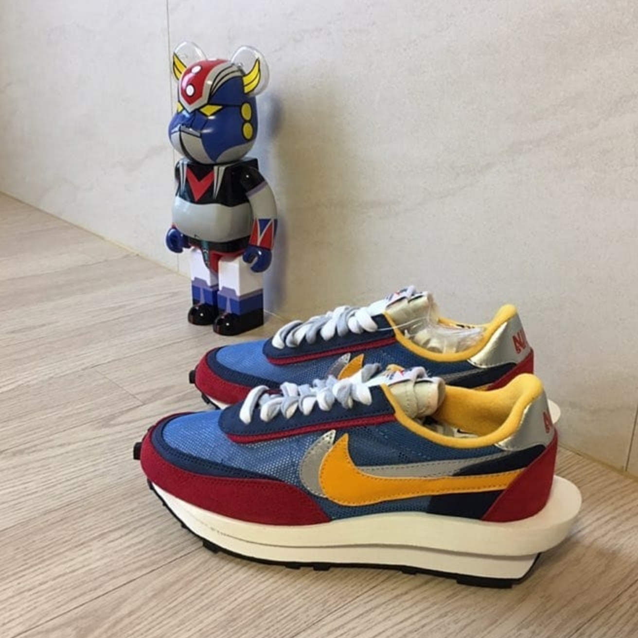 Nike x Sacai LDWaffle Blue Multi 착용 스타일