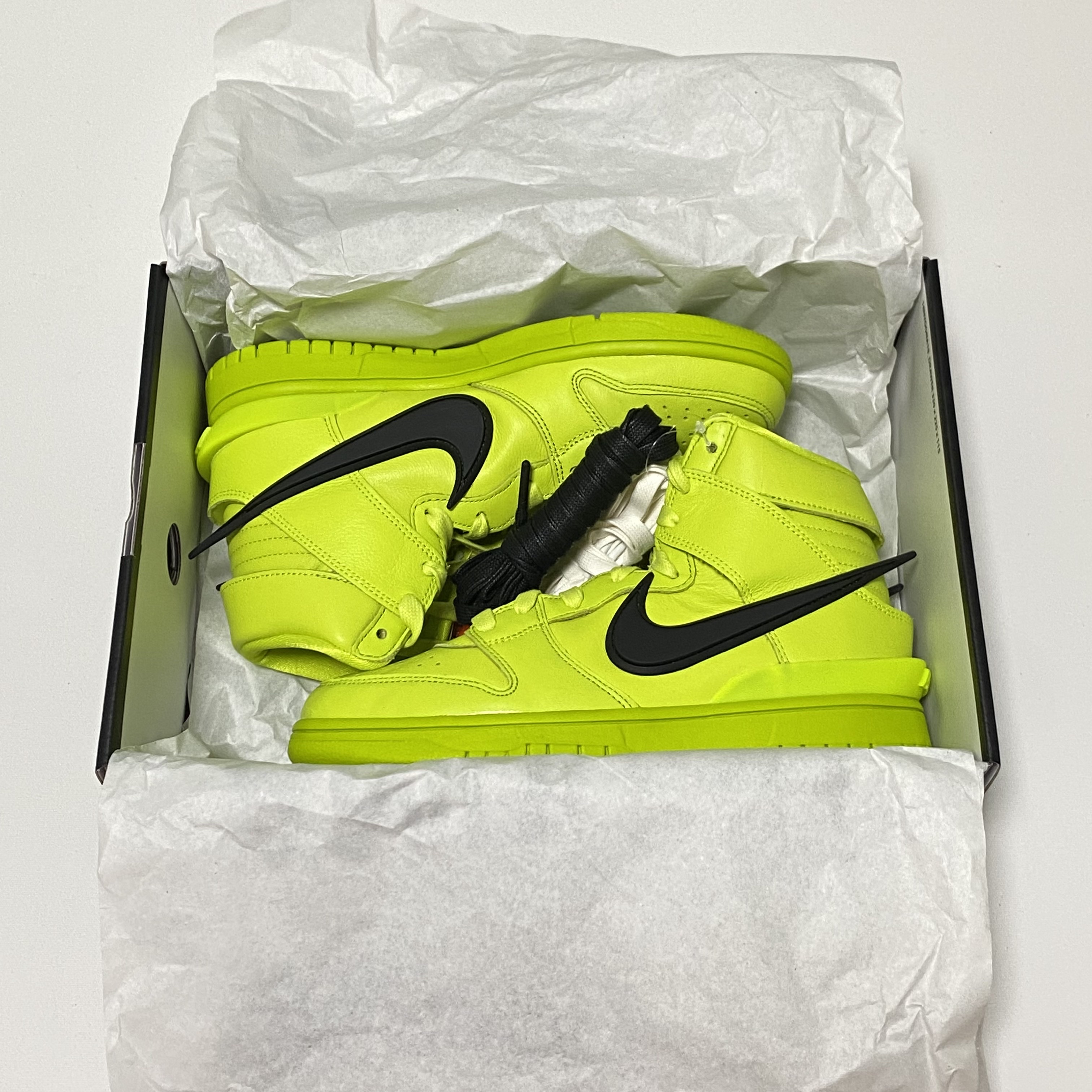 Nike x Ambush Dunk High Flash Lime 착용 스타일 - 2