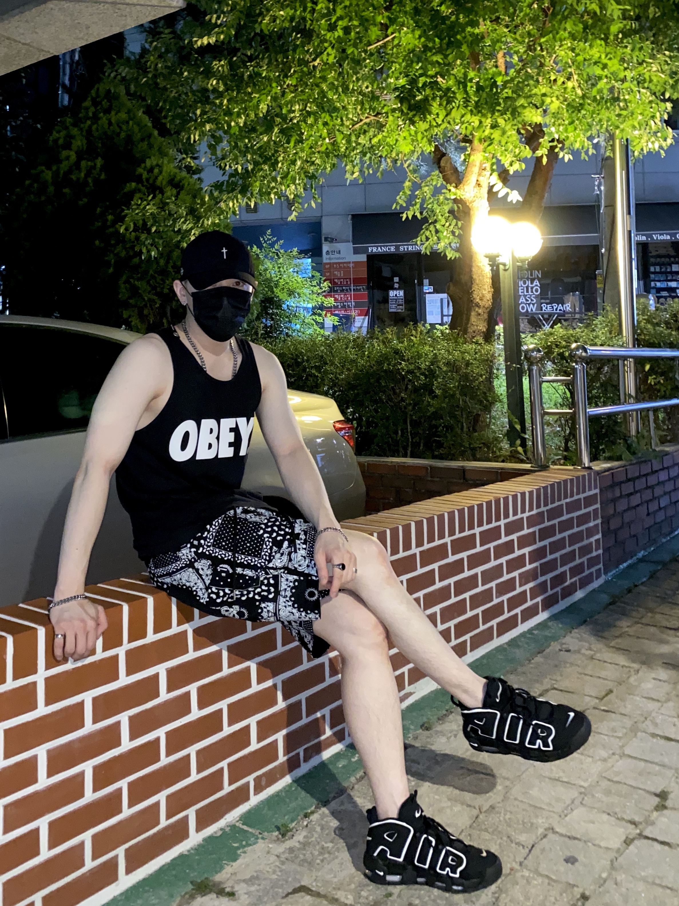 Nike Air More Uptempo Black White 2020, Nike Dunk High Retro Black and White 착용 스타일 - 2