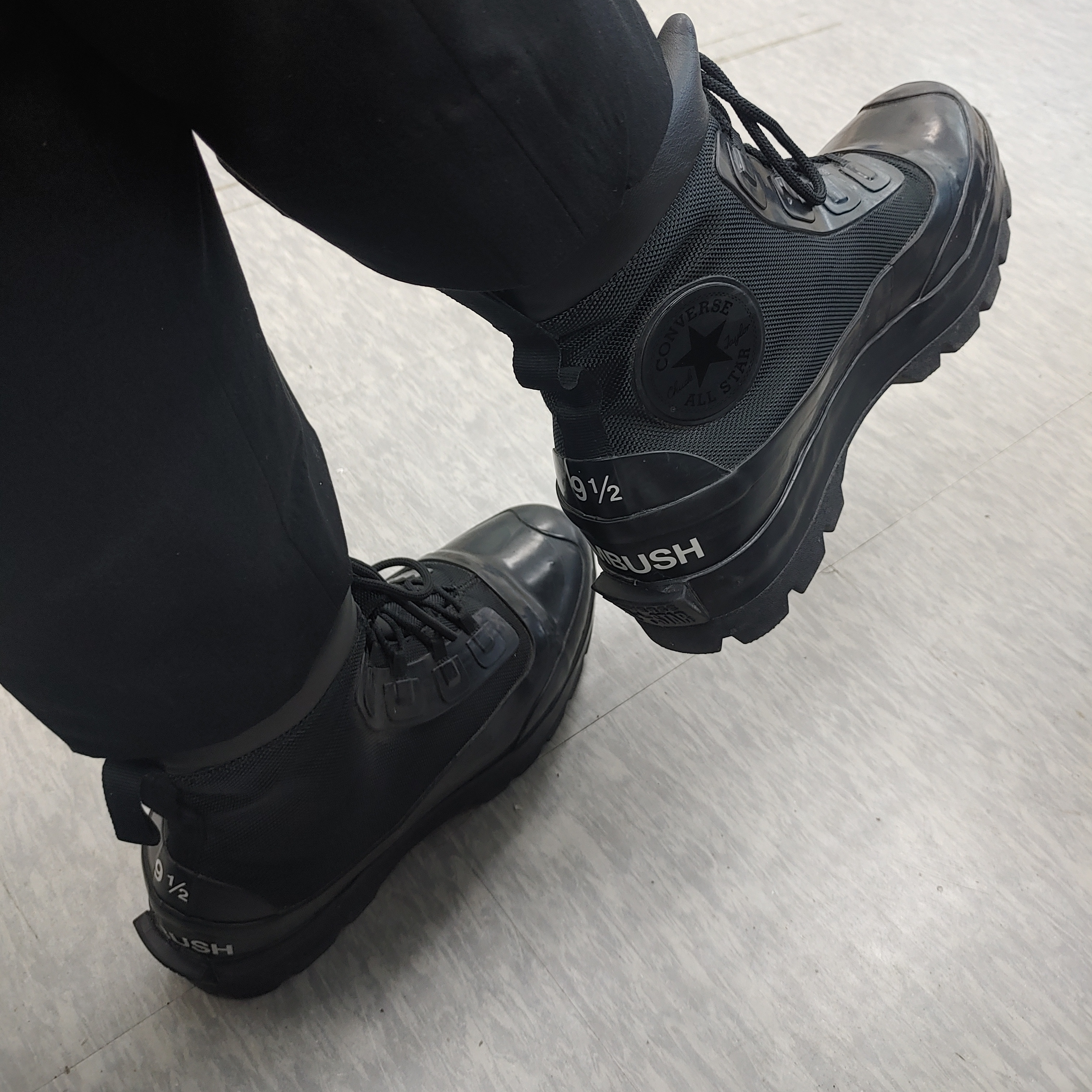 Converse x Ambush Chuck Taylor All Star Duck Boot Black 착용 스타일 - 1