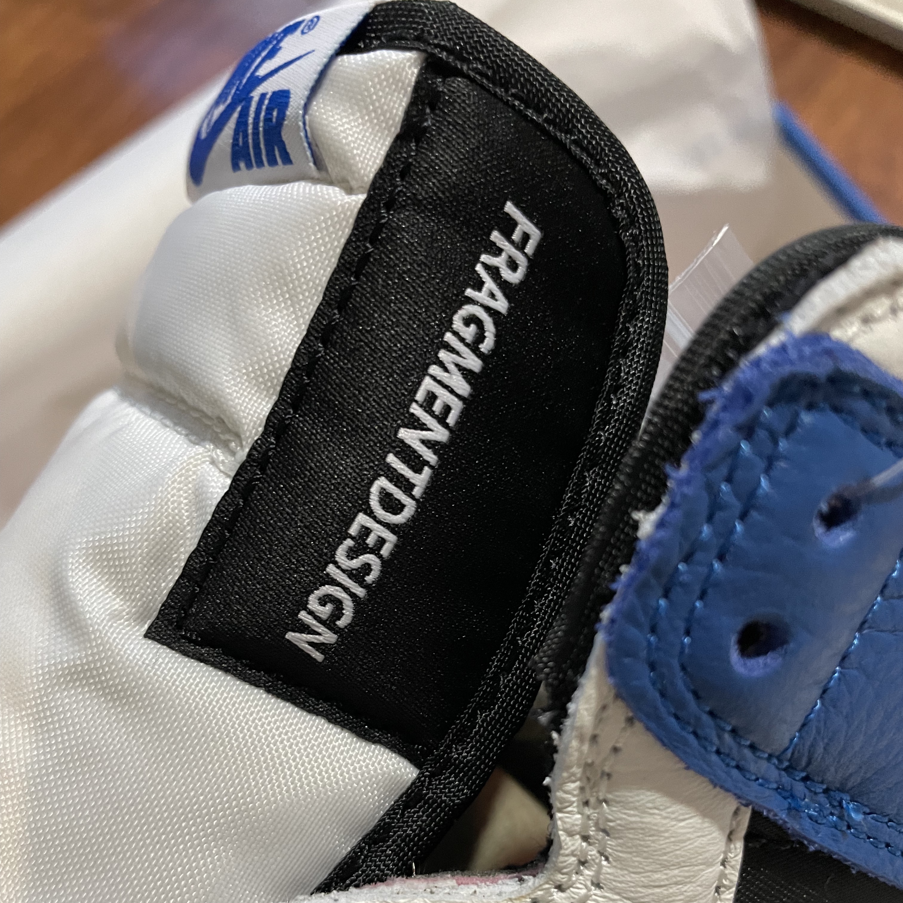 Jordan 1 x Travis Scott x Fragment Retro High OG SP Military Blue 착용 스타일 - 4