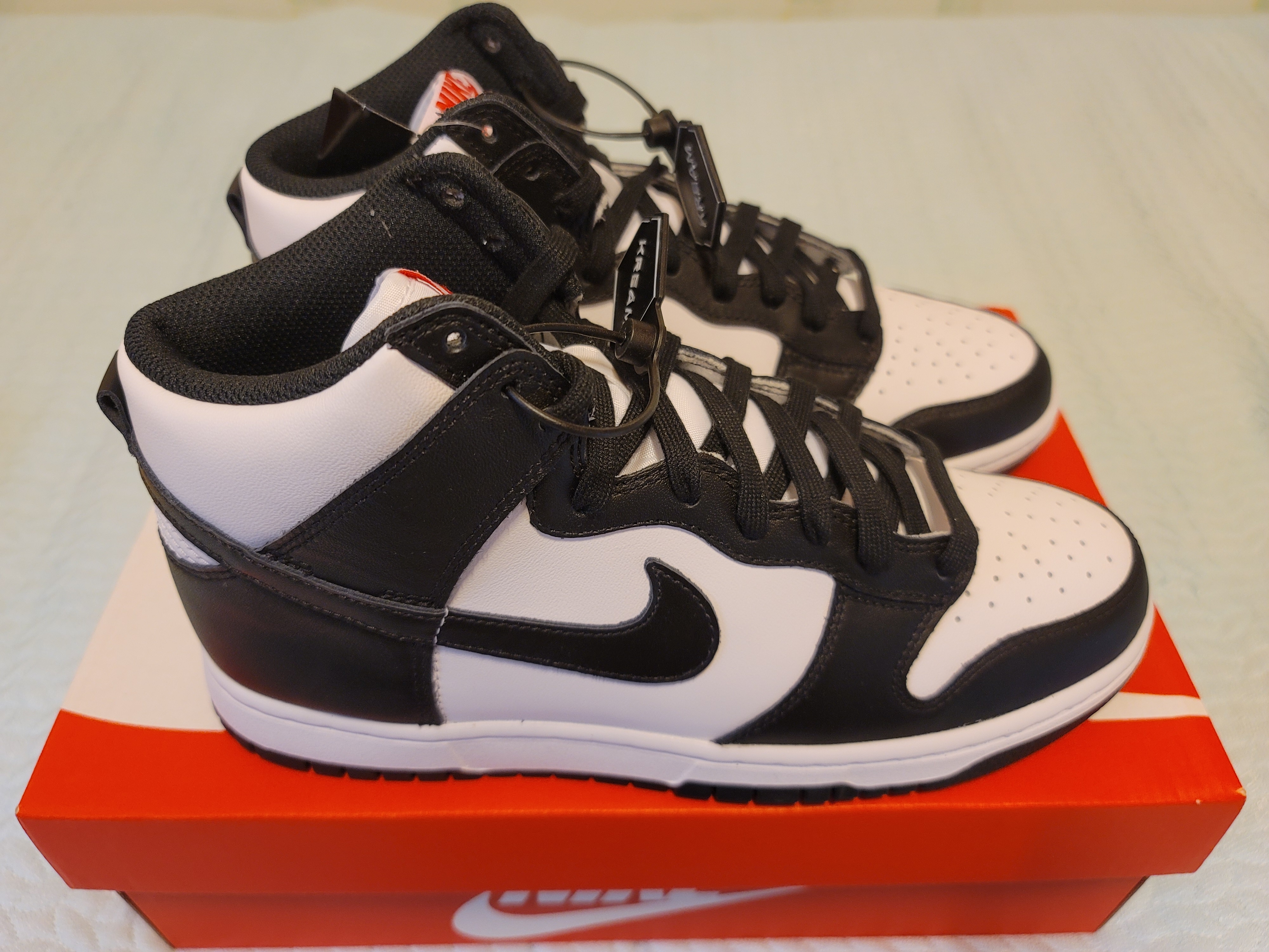Nike Dunk High Retro Black and White 착용 스타일 - 1