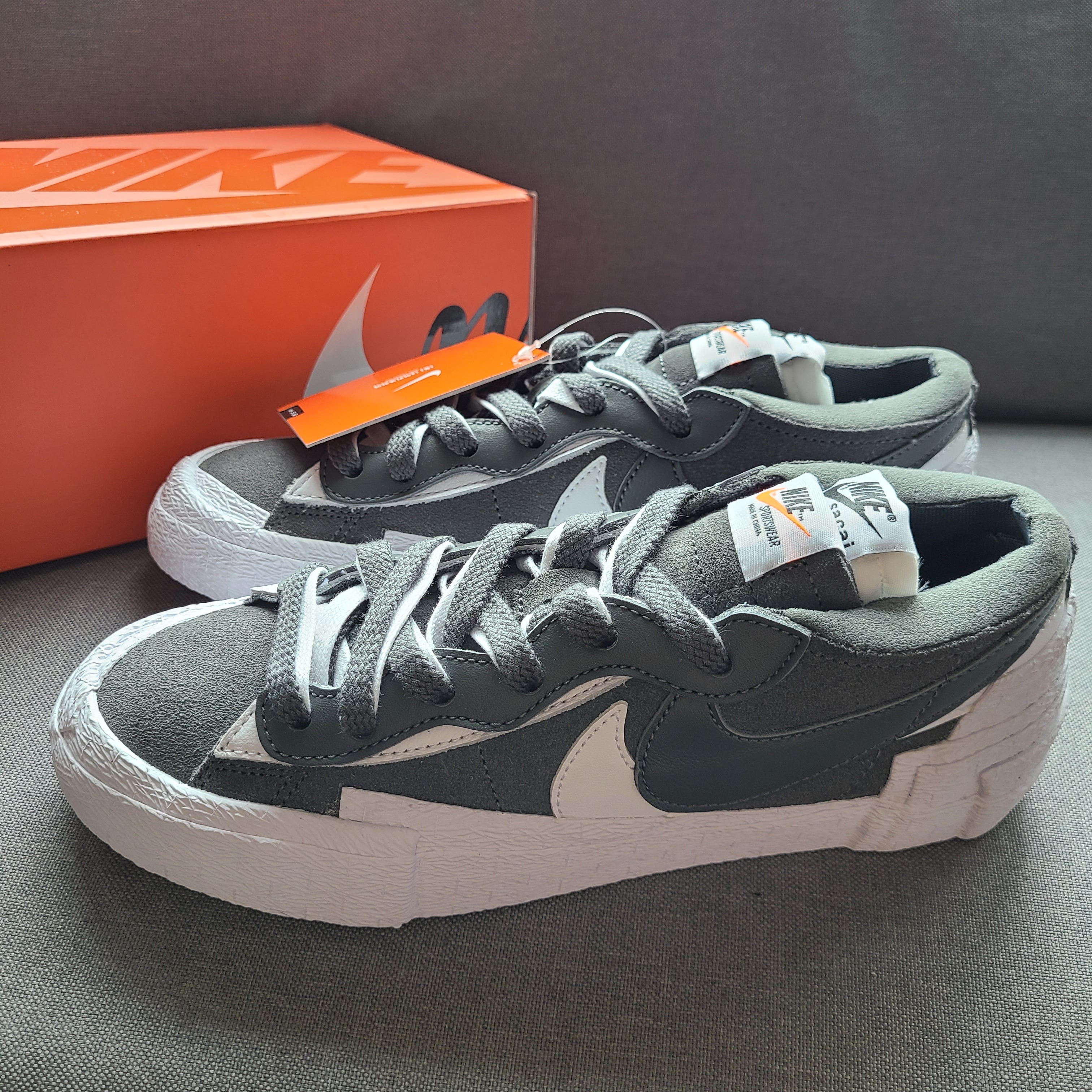 Nike x Sacai Blazer Low Iron Grey 착용 스타일 - 2