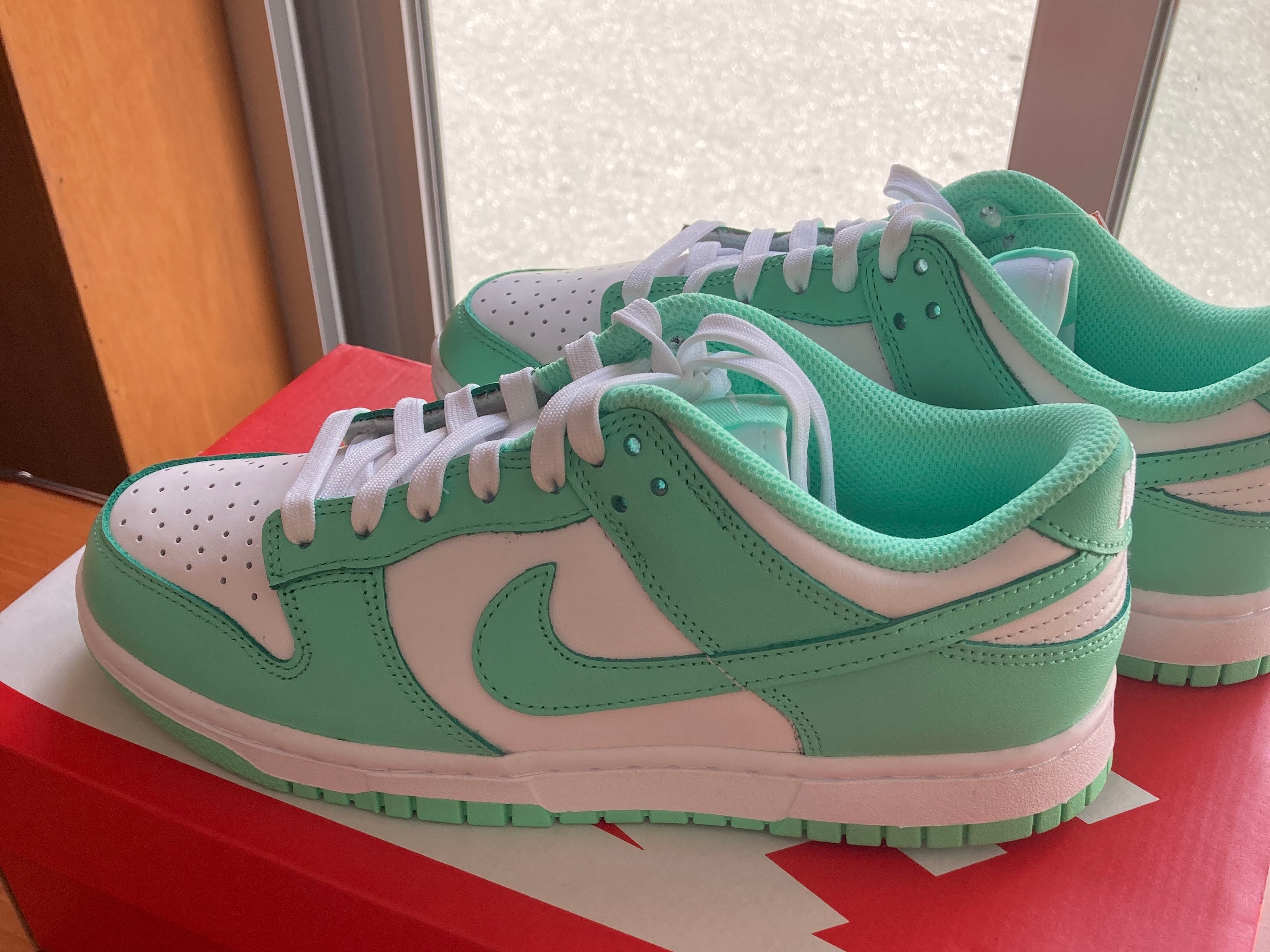 (W) Nike Dunk Low Green Glow 착용 스타일