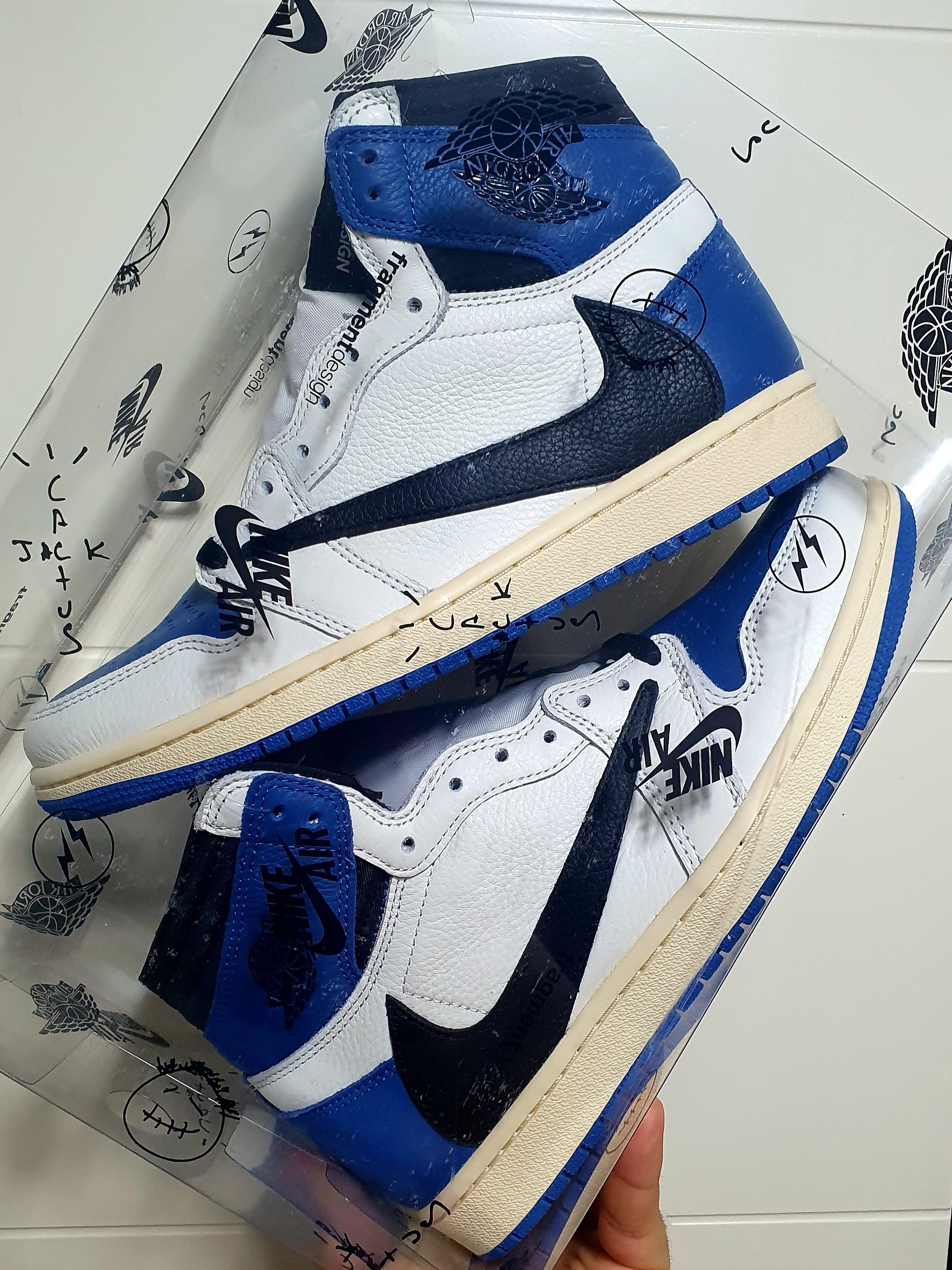 Jordan 1 x Travis Scott x Fragment Retro High OG SP Military Blue 착용 스타일