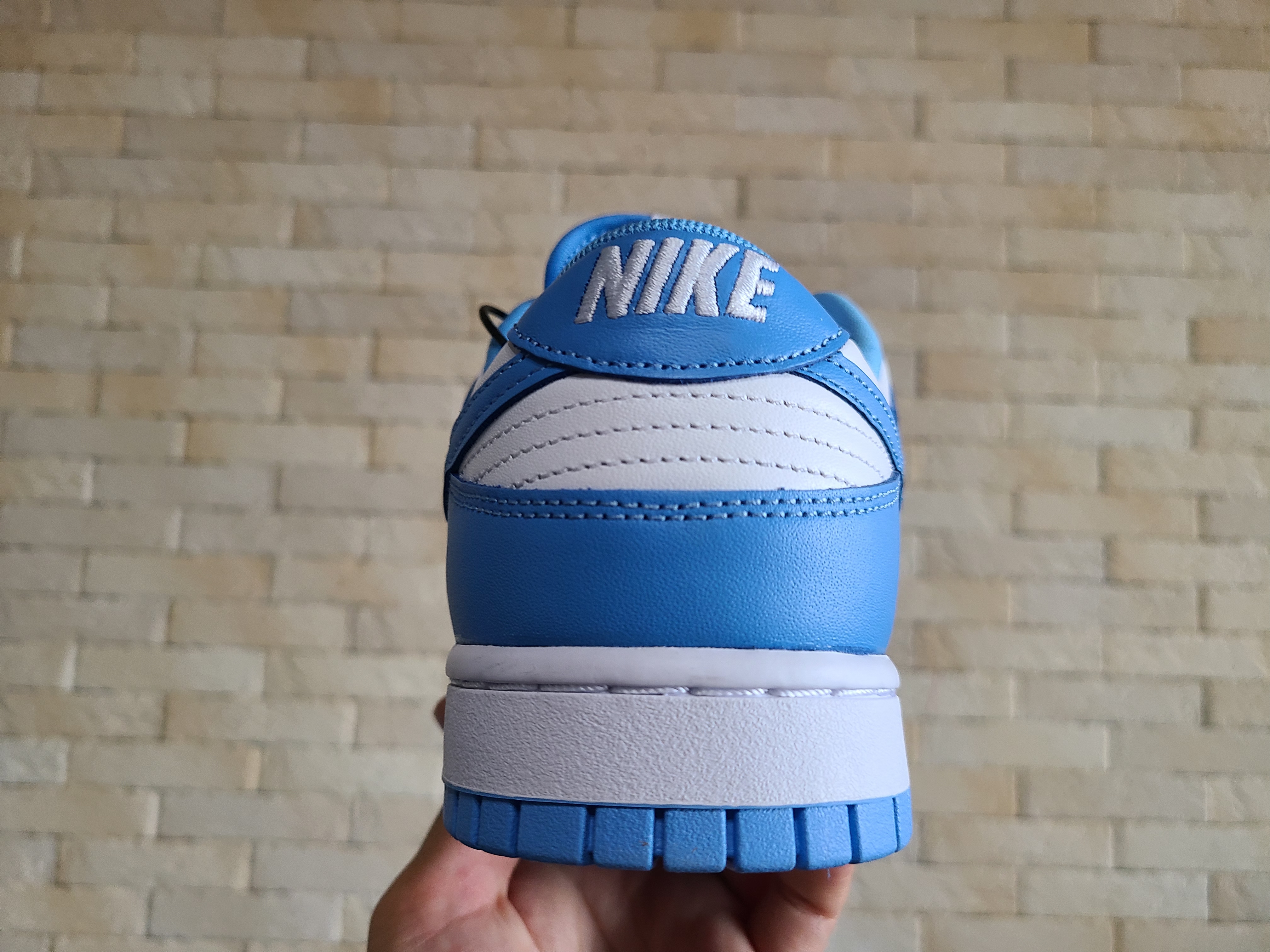 Nike Dunk Low Retro University Blue 착용 스타일 - 4