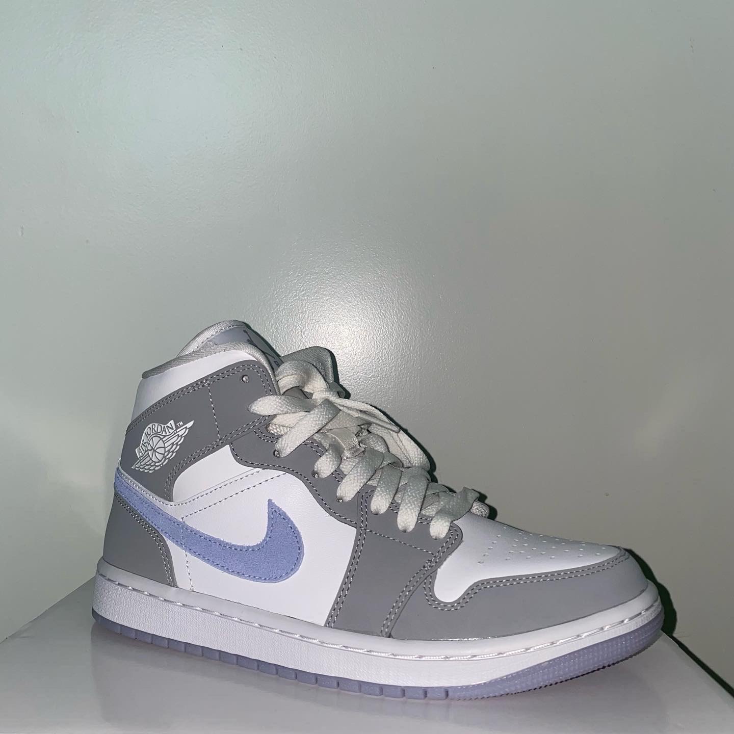 (W) Jordan 1 Mid Wolf Grey 착용 스타일 - 3