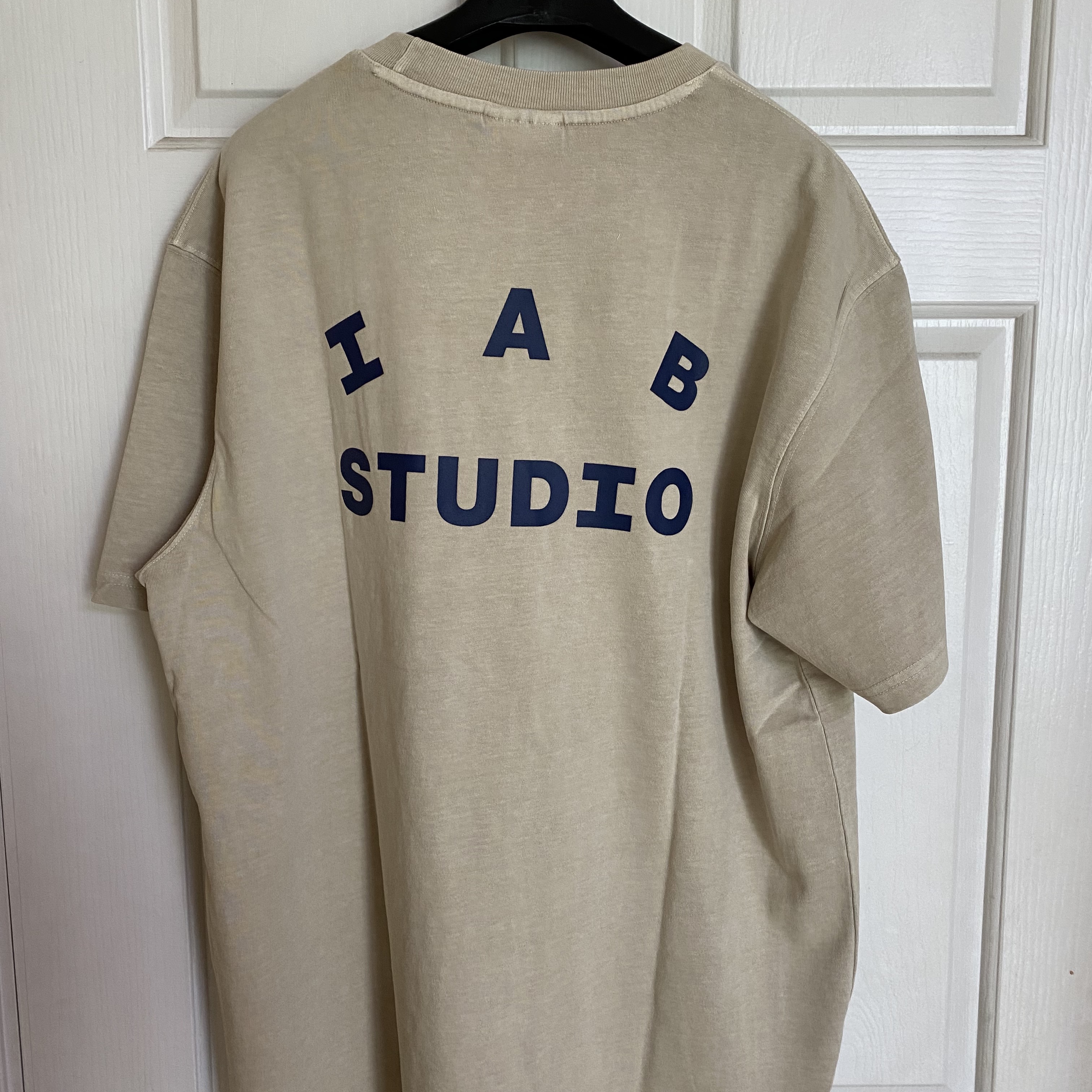 IAB Studio Pigment T-Shirt Oatmeal 착용 스타일 - 3