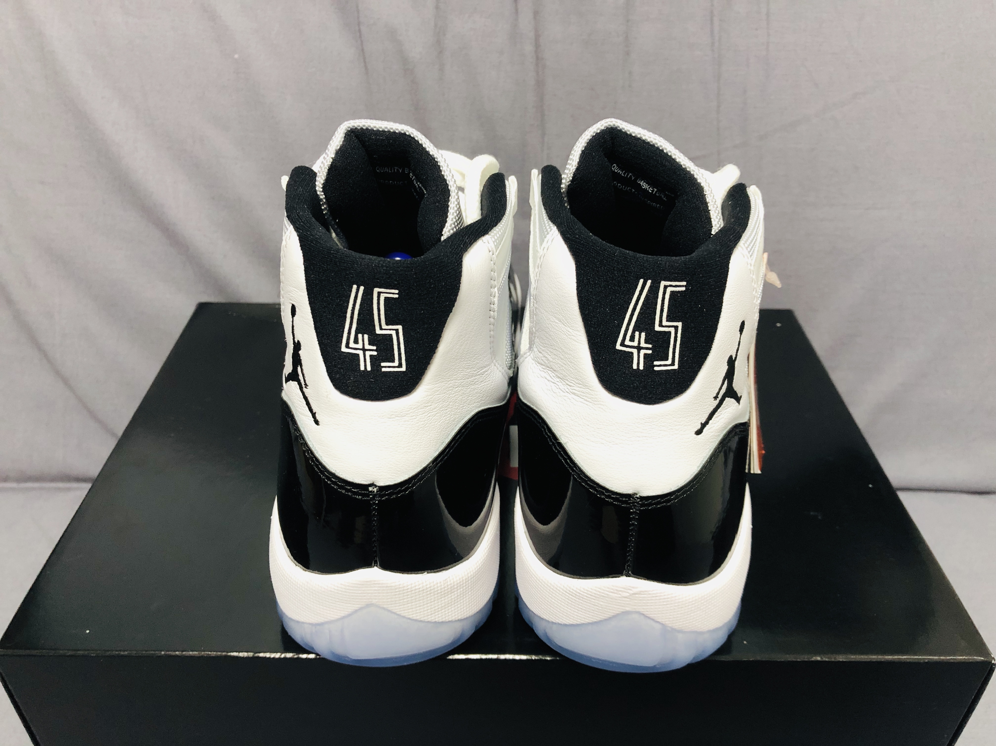 Jordan 11 Retro Concord 2018 착용 스타일 - 3