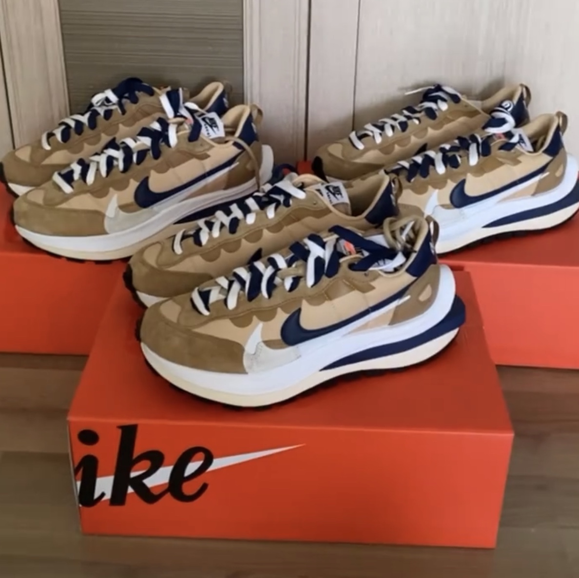 Nike x Sacai VaporWaffle Sesame and Blue Void 착용 스타일