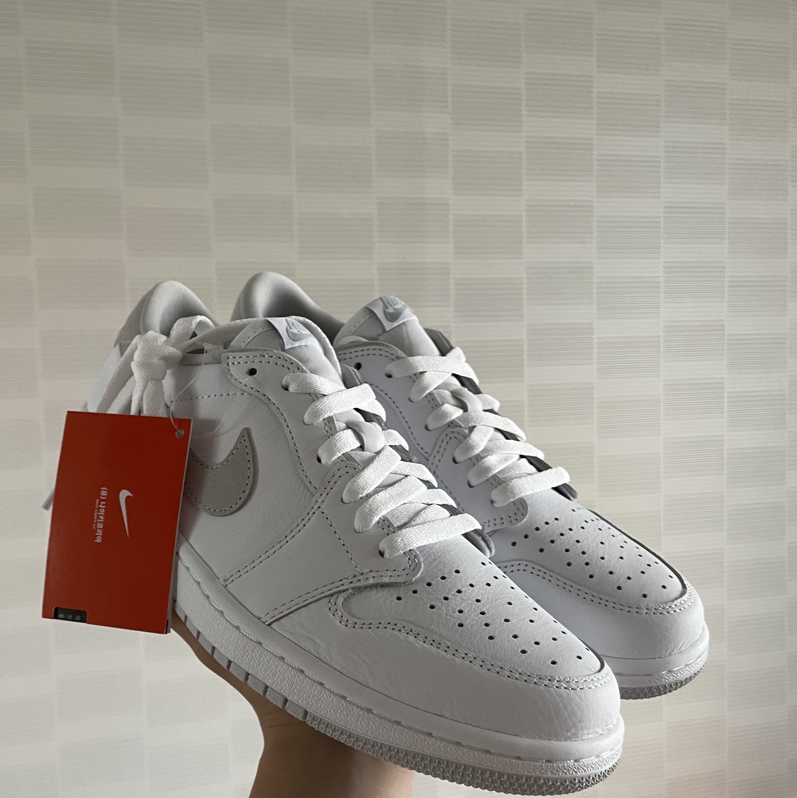 Jordan 1 Low OG Neutral Grey 착용 스타일
