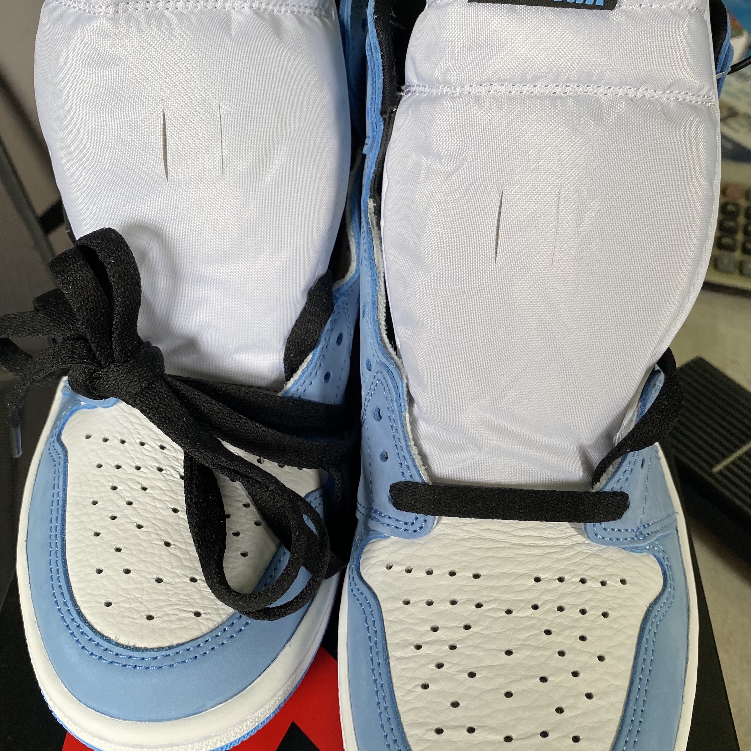 Jordan 1 Retro High OG University Blue 착용 스타일 - 2