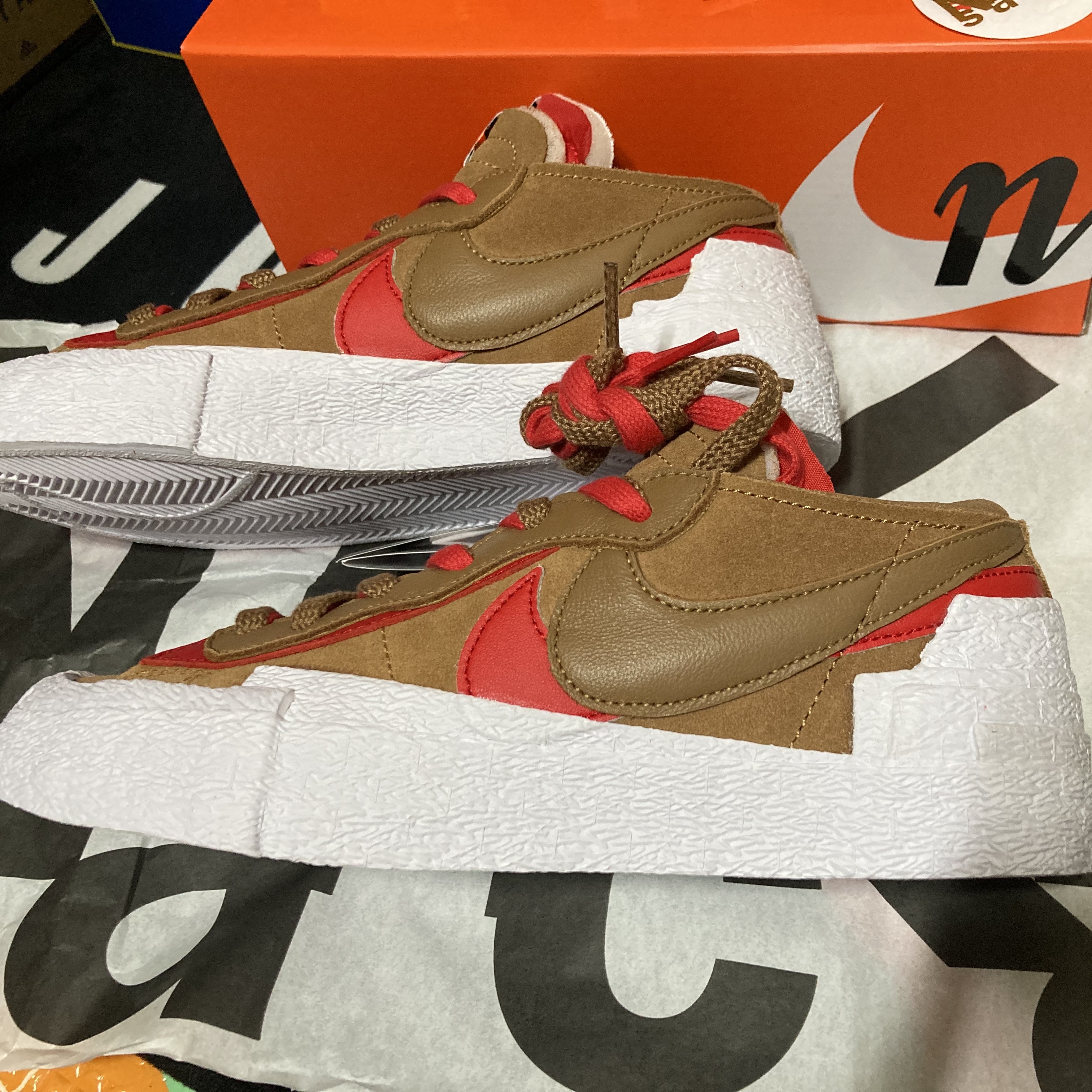 Nike x Sacai Blazer Low British Tan 착용 스타일 - 3