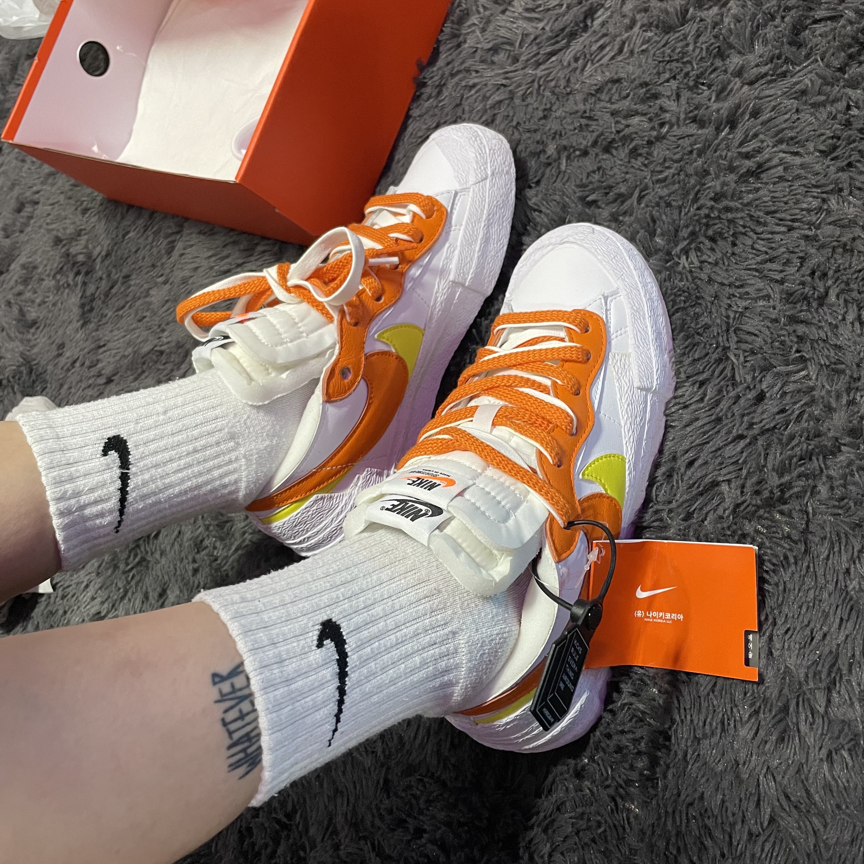 Nike x Sacai Blazer Low Magma Orange 착용 스타일 - 5
