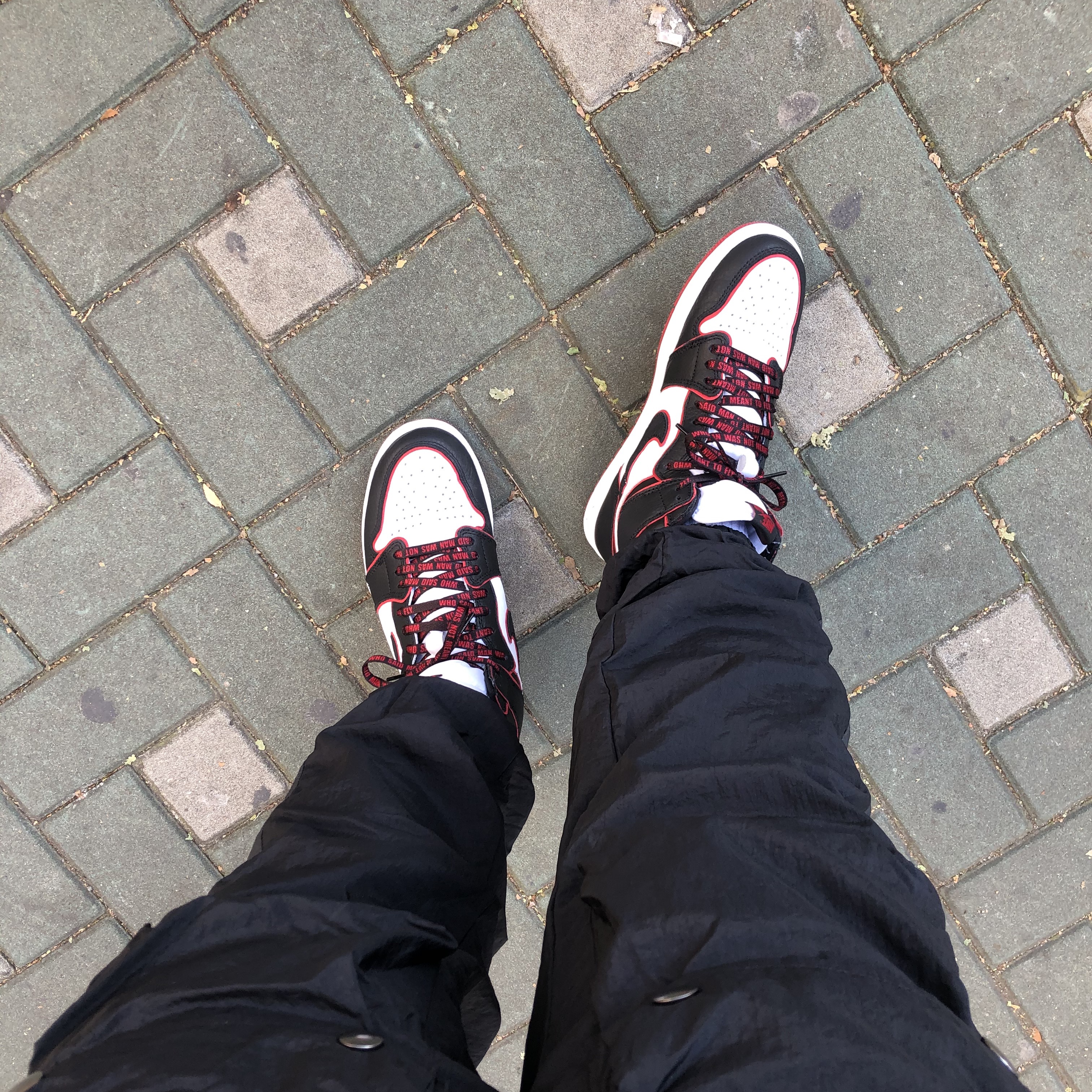 Jordan 1 Retro High OG Bloodline 착용 스타일 - 3
