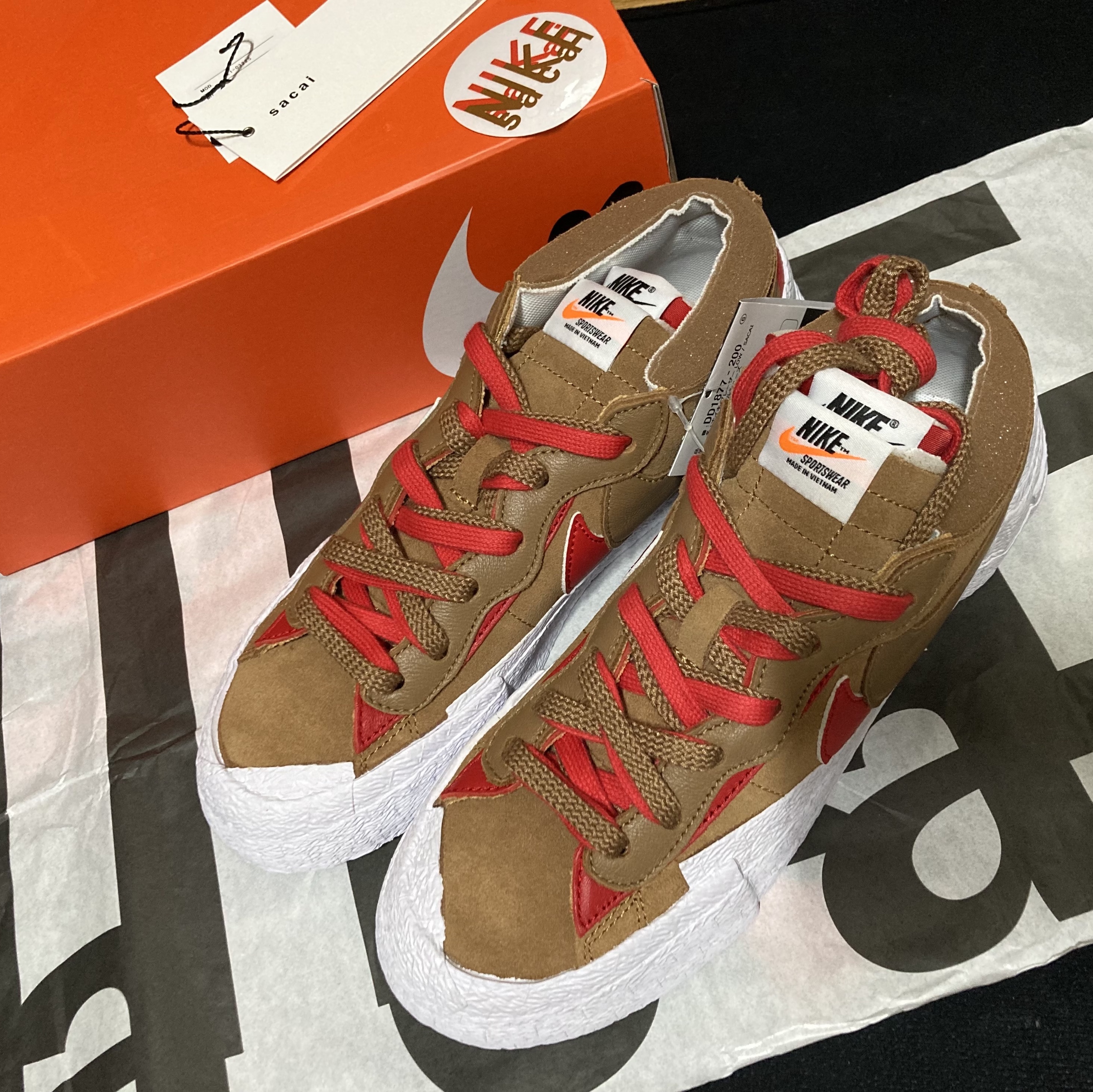 Nike x Sacai Blazer Low British Tan 착용 스타일 - 1