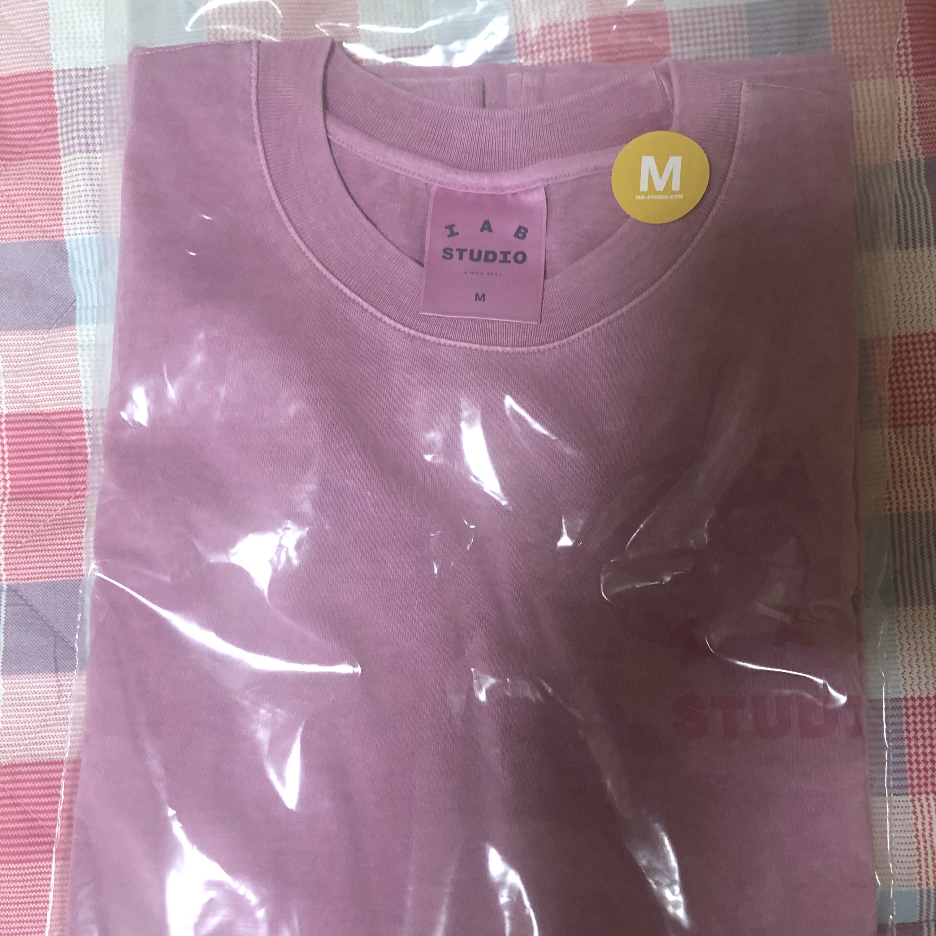 IAB Studio Pigment T-Shirt Magenta 착용 스타일