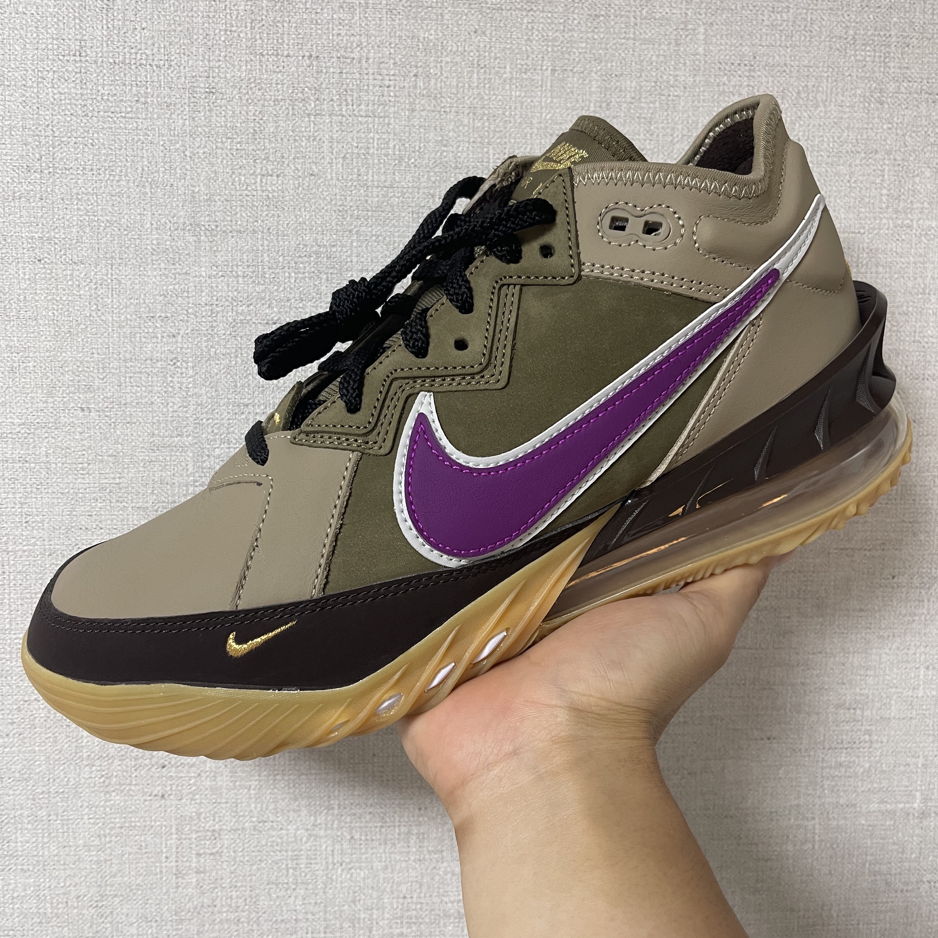 Nike x Atmos LeBron 18 Low Viotech 착용 스타일