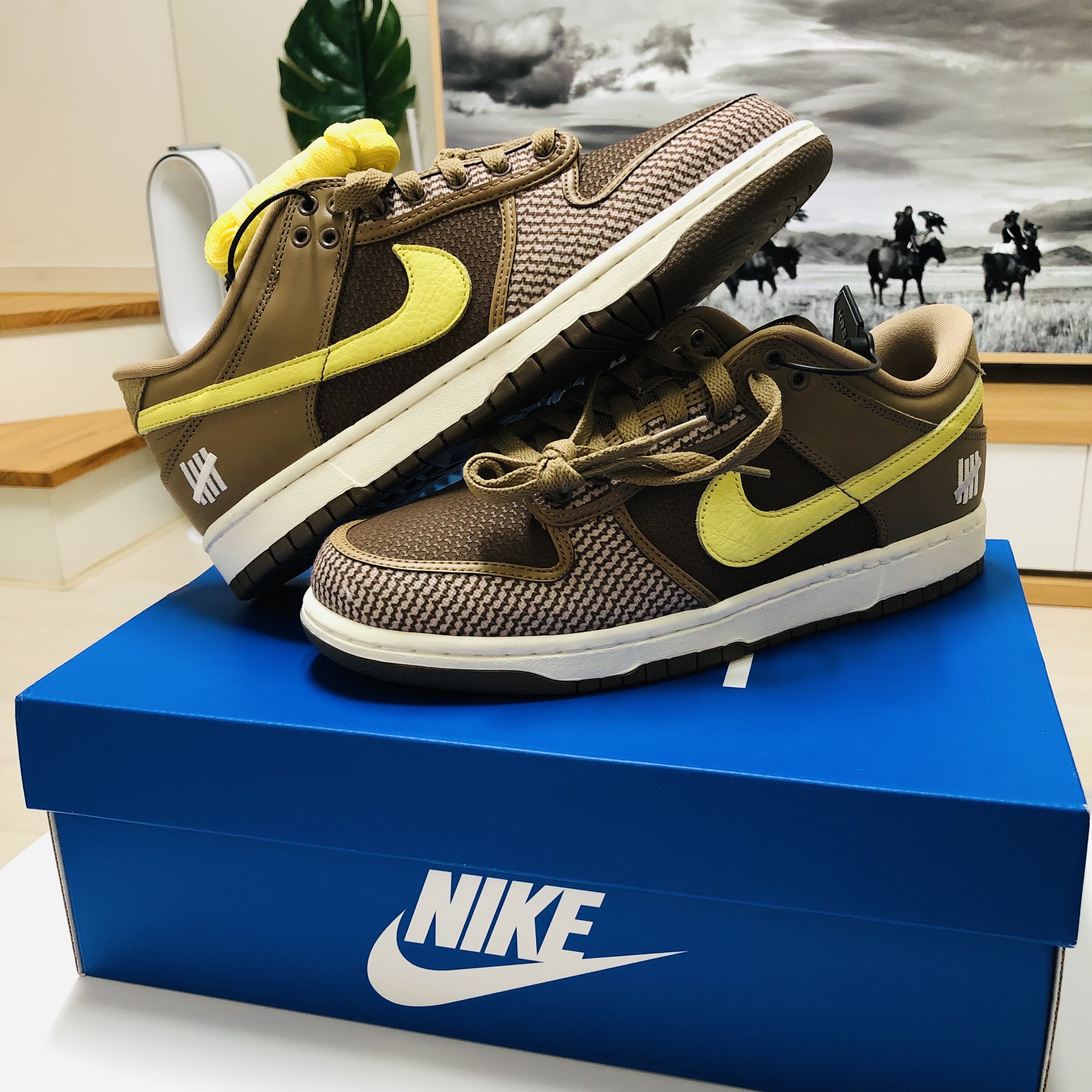 Nike x Undefeated Dunk Low SP Canteen 착용 스타일