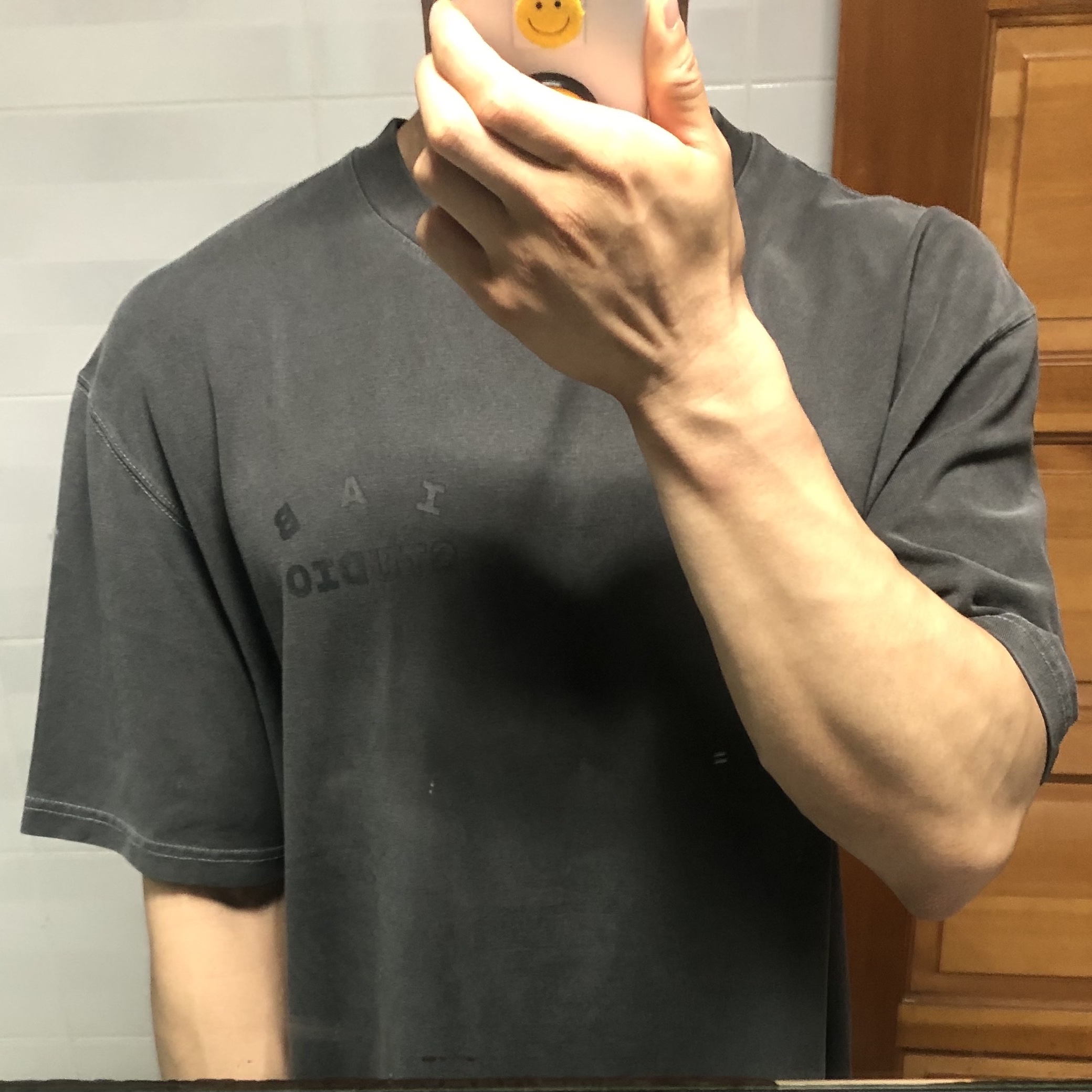 IAB Studio Pigment T-Shirt Black 착용 스타일