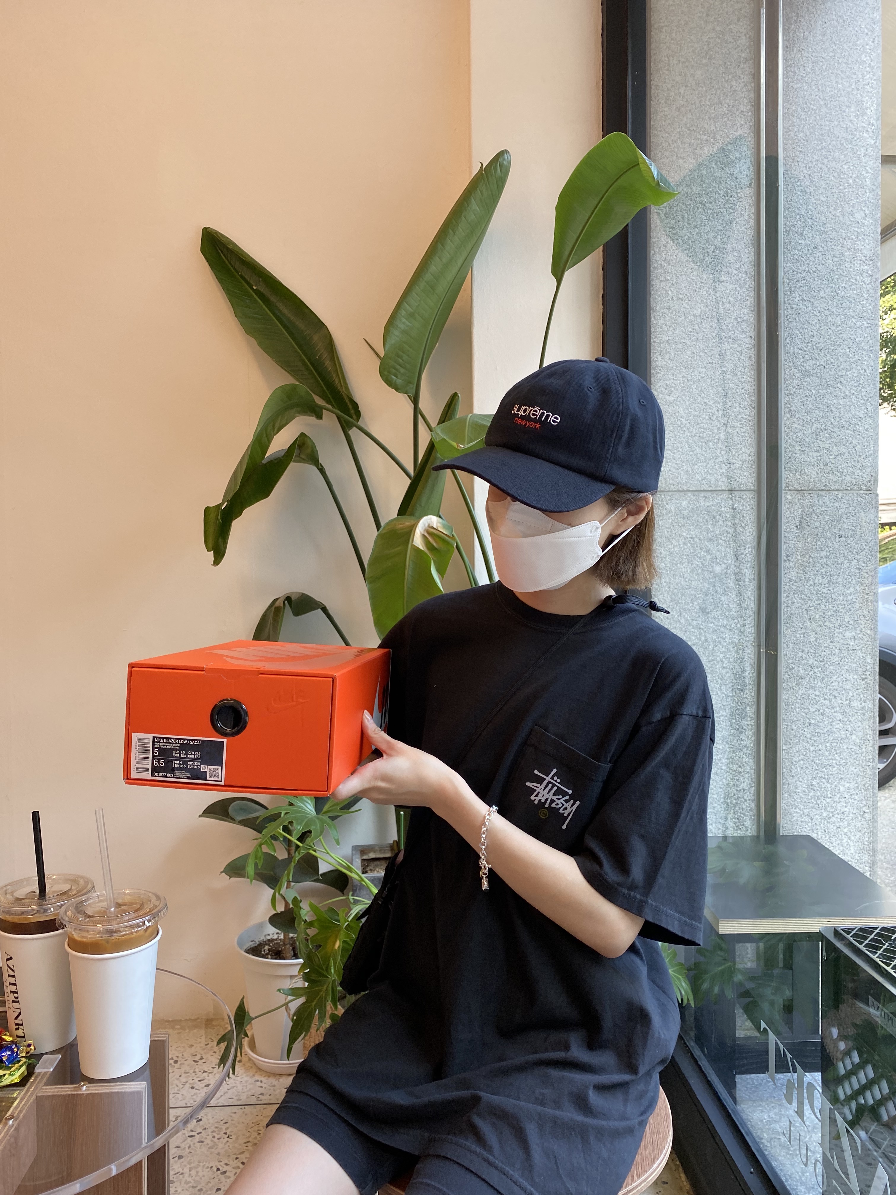 Nike x Sacai Blazer Low Iron Grey, Supreme Classic Logo 6-Panel Black - 21SS 착용 스타일 - 1