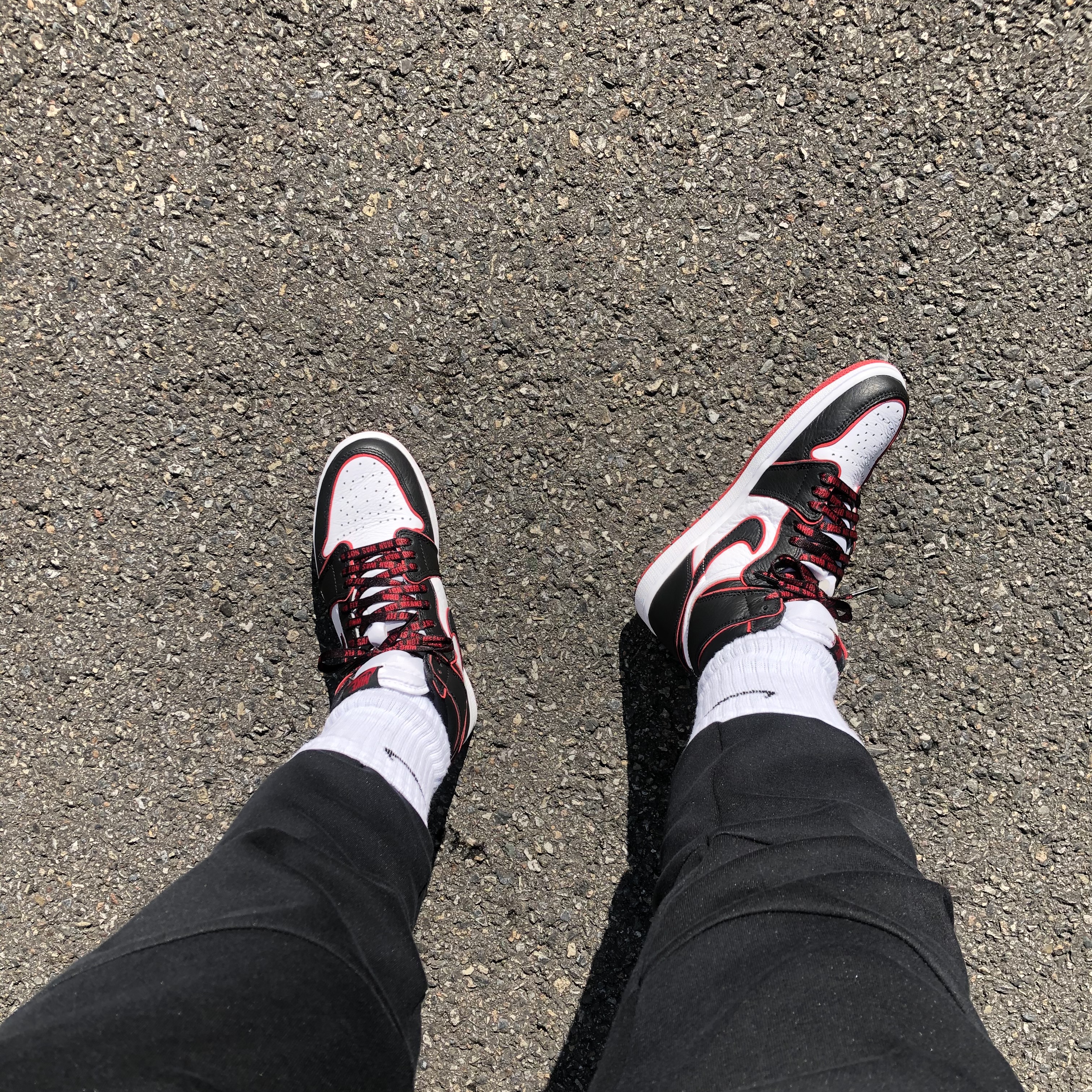 Jordan 1 Retro High OG Bloodline 착용 스타일 - 1