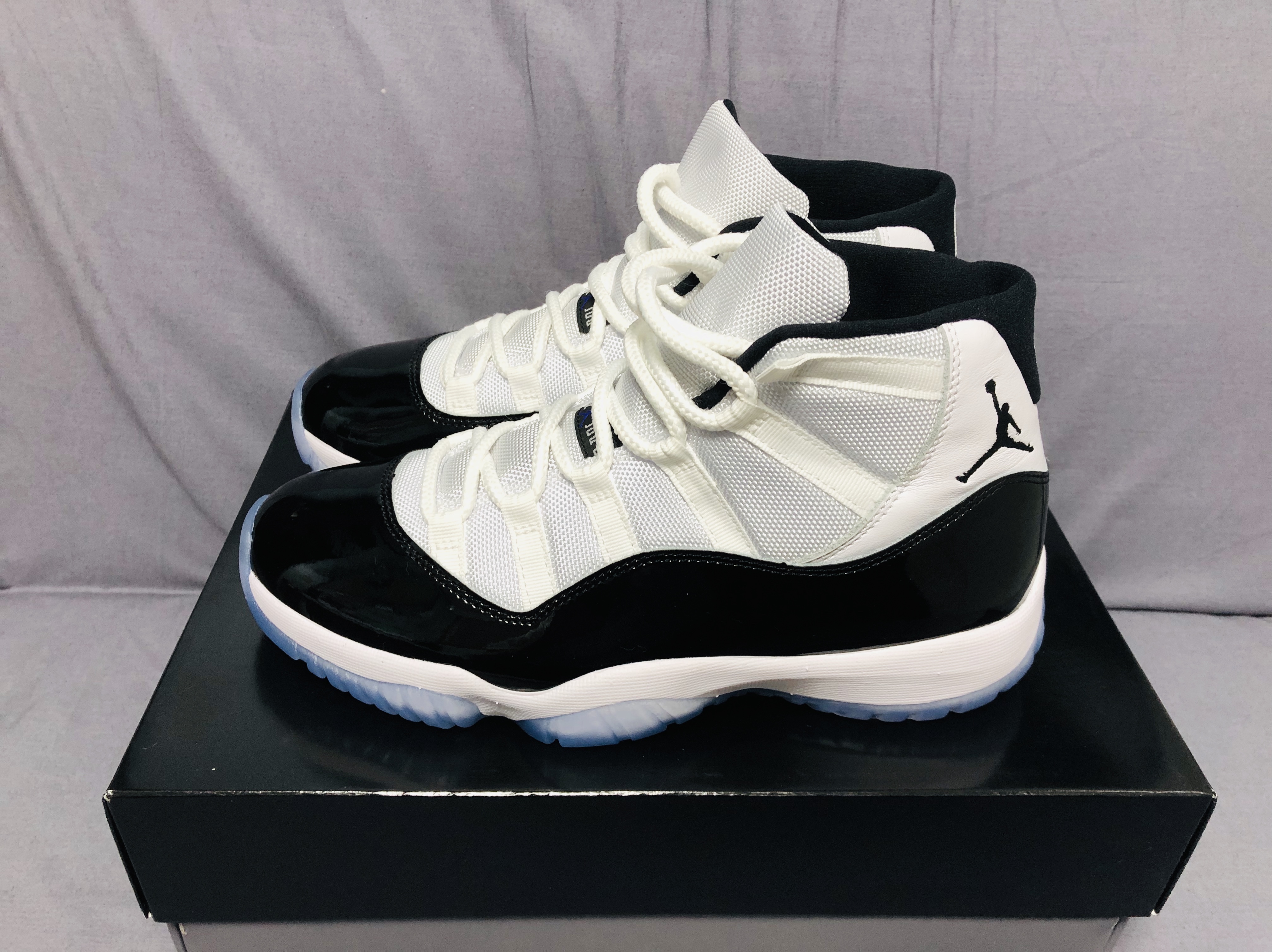 Jordan 11 Retro Concord 2018 착용 스타일 - 2