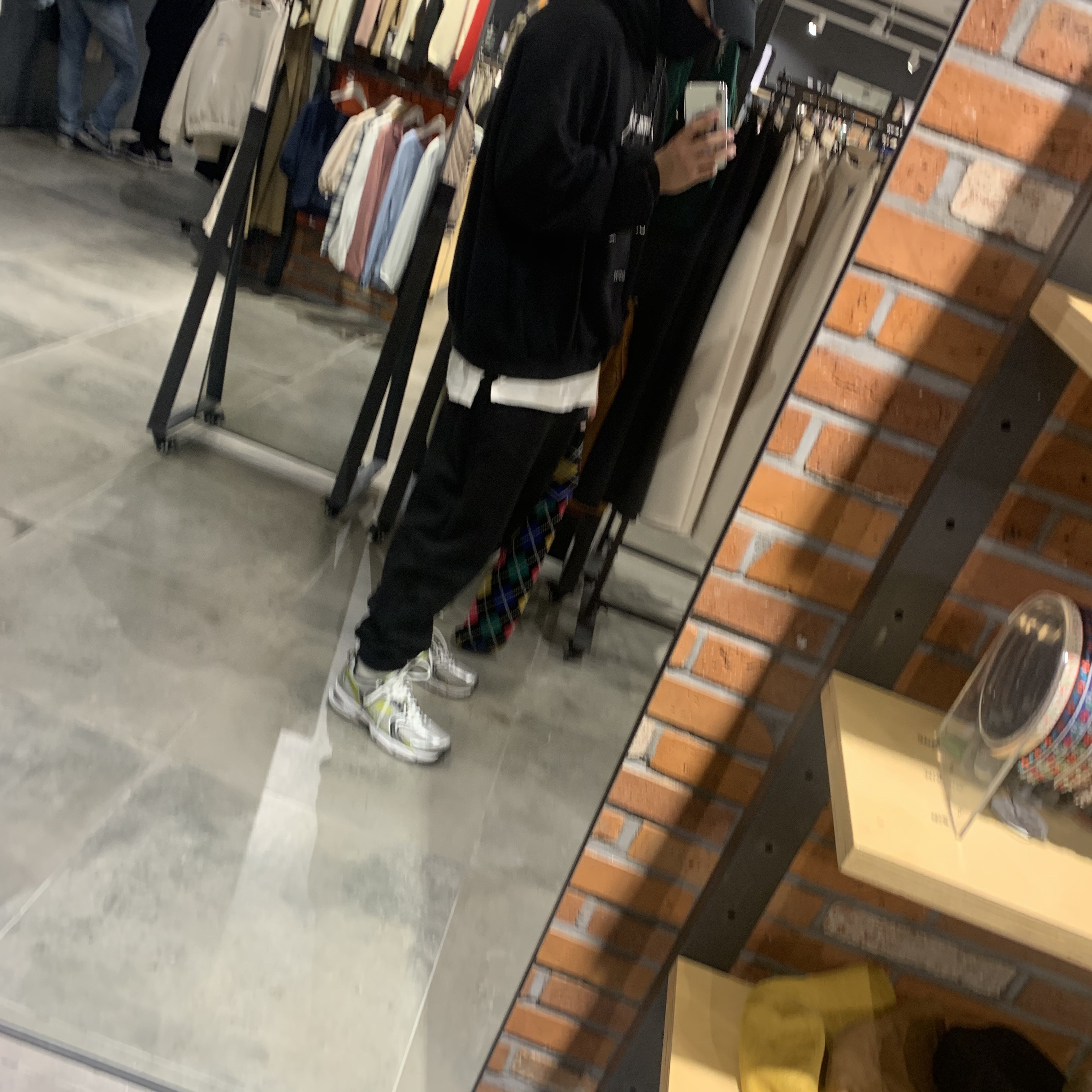 New Balance 530 Silver 착용 스타일