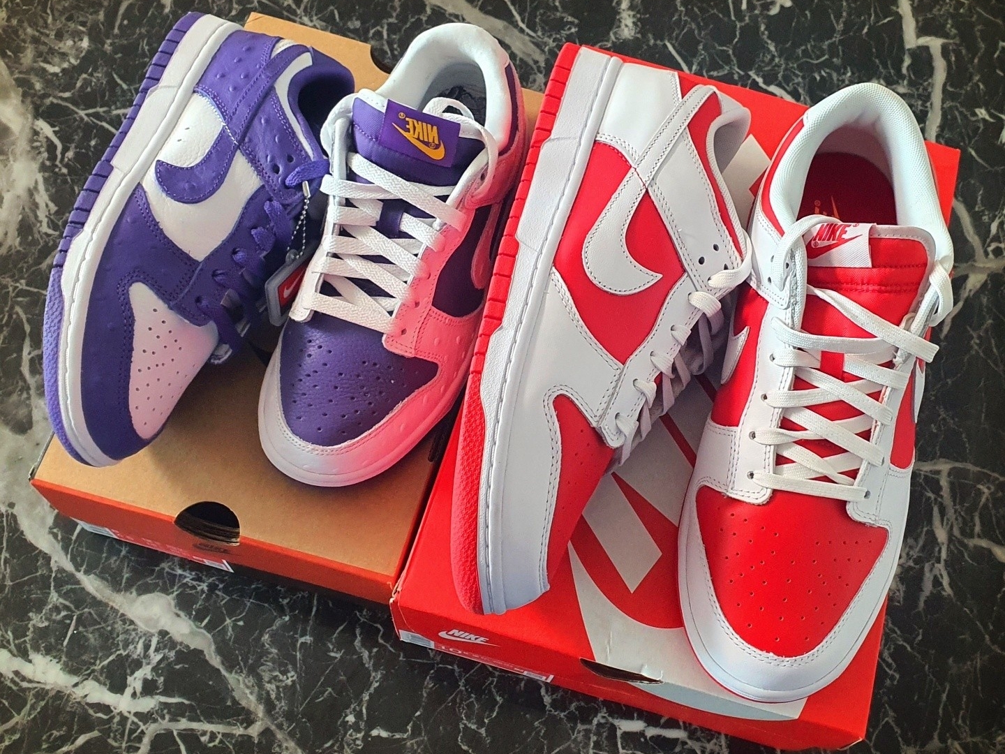 (W) Nike Dunk Low SE Flip, Nike Dunk Low Retro Championship Red 착용 스타일 - 1