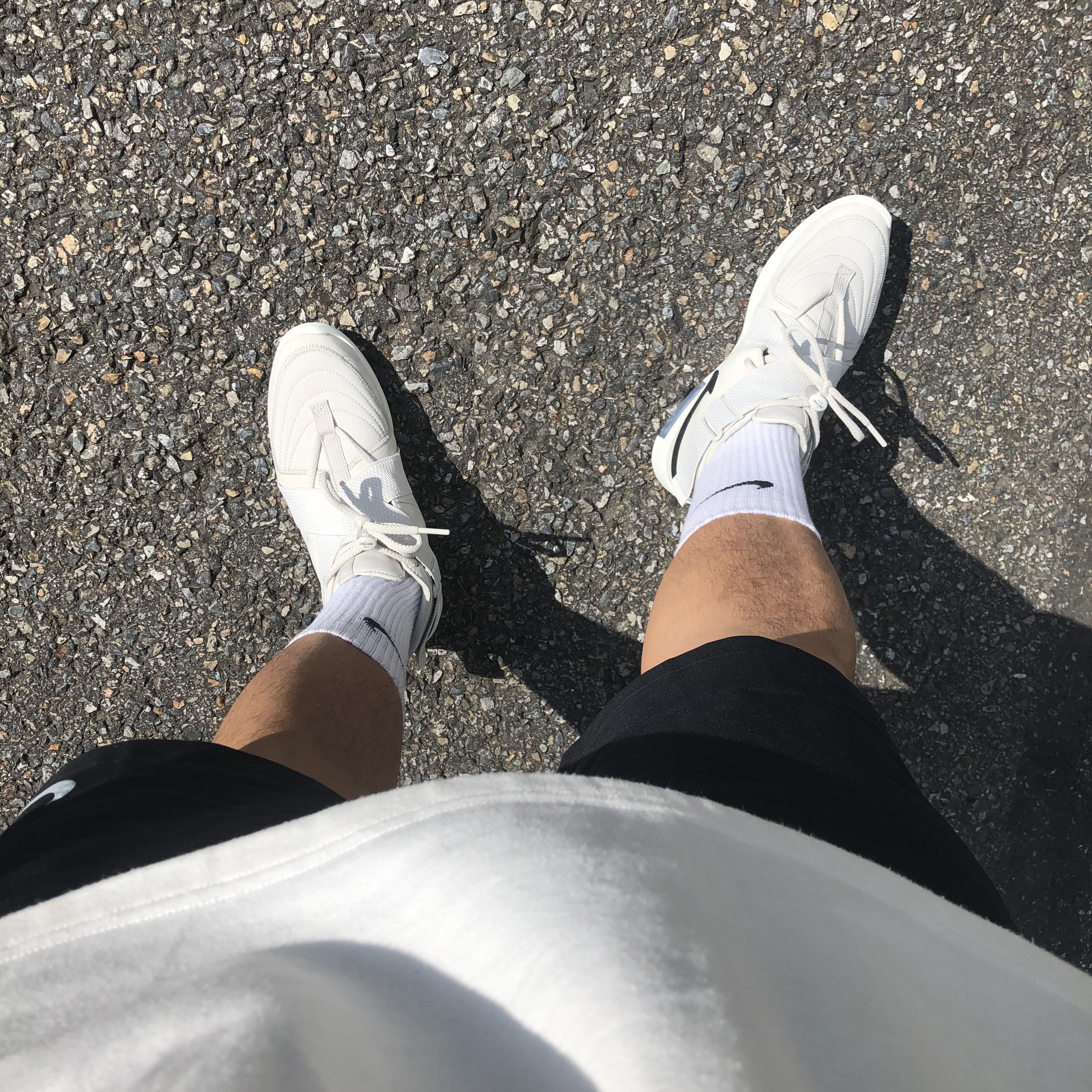 Nike x Fear of God Air Fear of God Raid Light Bone 착용 스타일 - 2