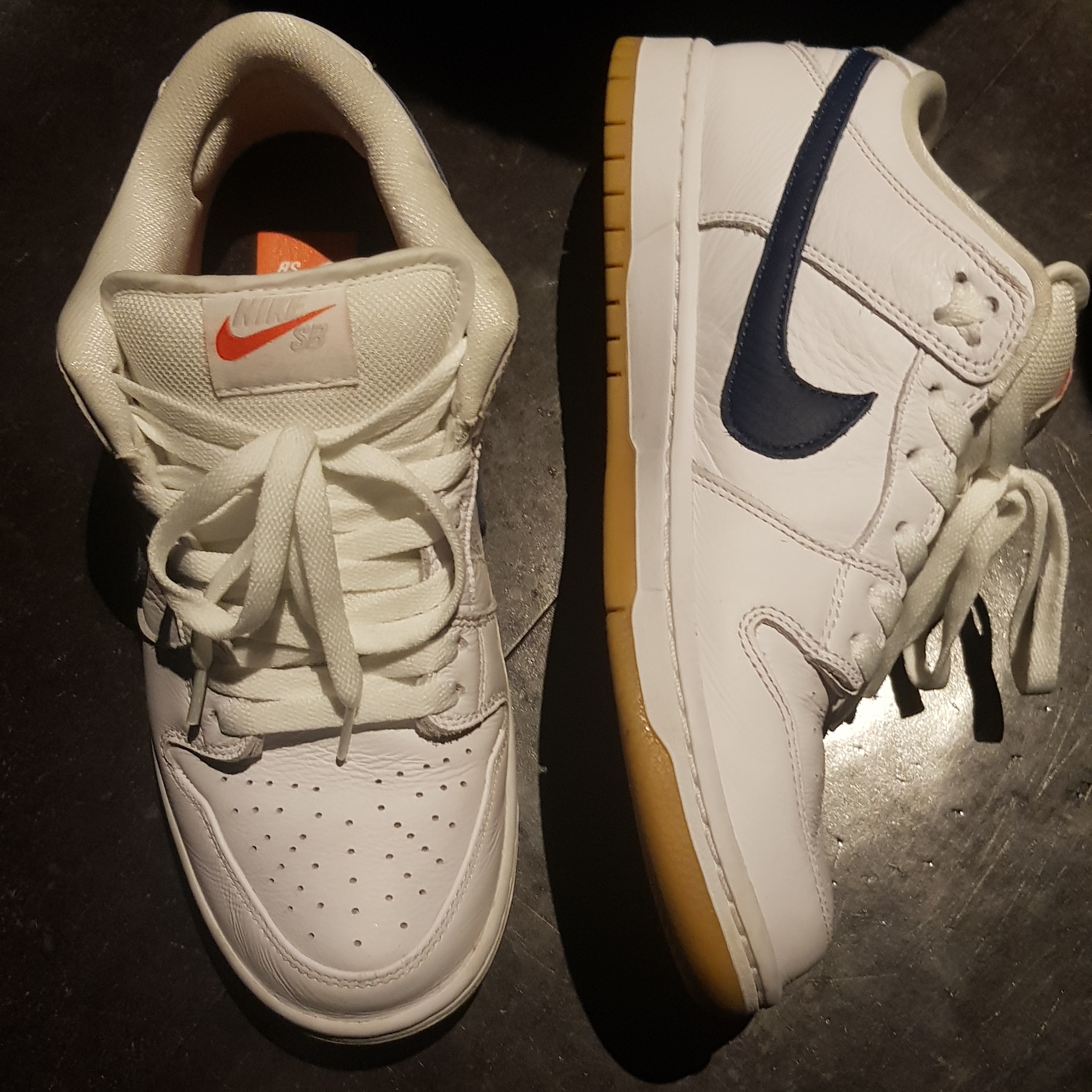 Nike SB Dunk Low Pro ISO Orange Label White Navy 착용 스타일