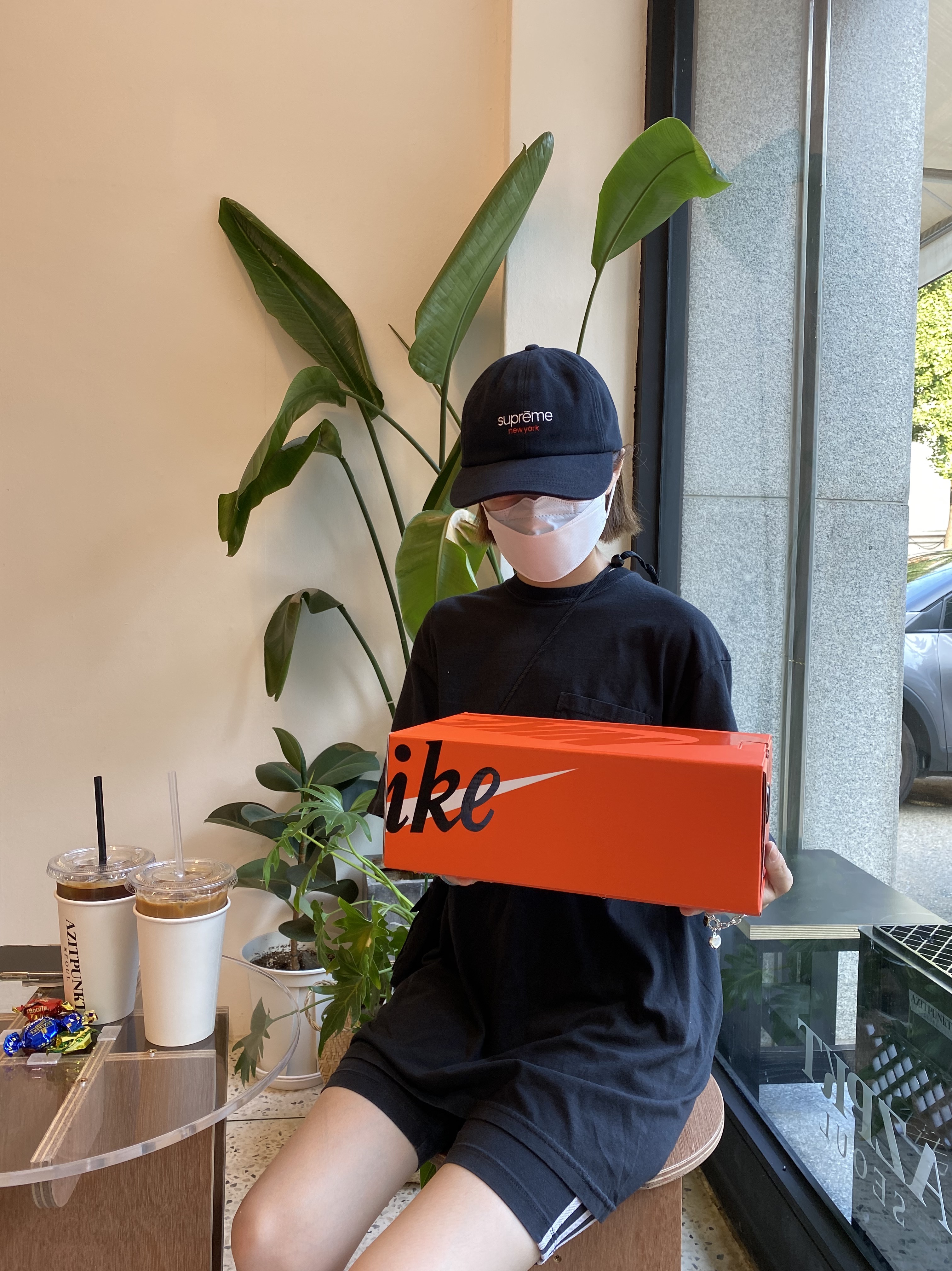 Nike x Sacai Blazer Low Iron Grey, Supreme Classic Logo 6-Panel Black - 21SS 착용 스타일 - 2