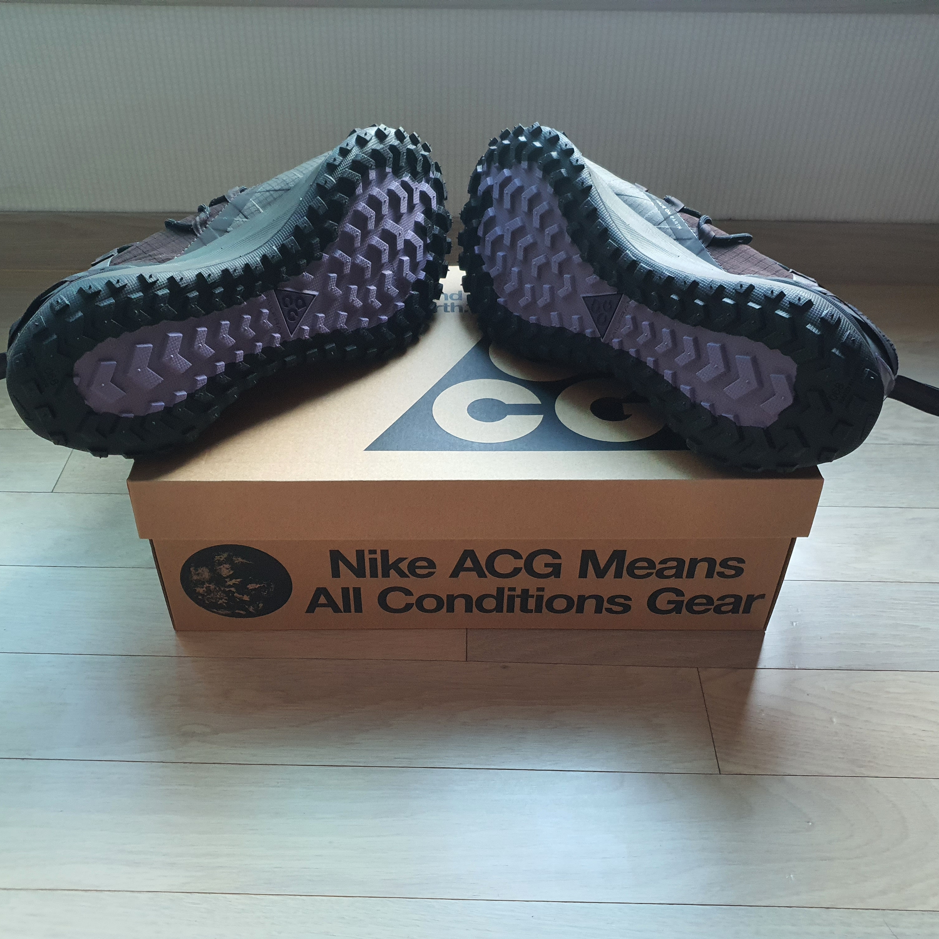 Nike ACG Mountain Fly Low Brown Basalt 착용 스타일 - 4