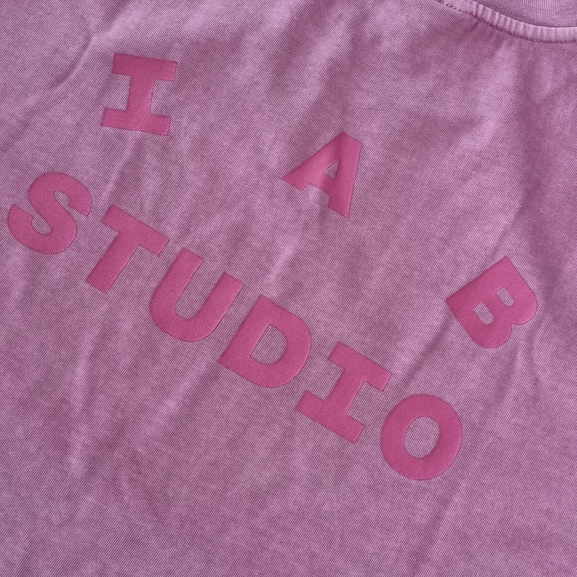 IAB Studio Pigment T-Shirt Magenta 착용 스타일