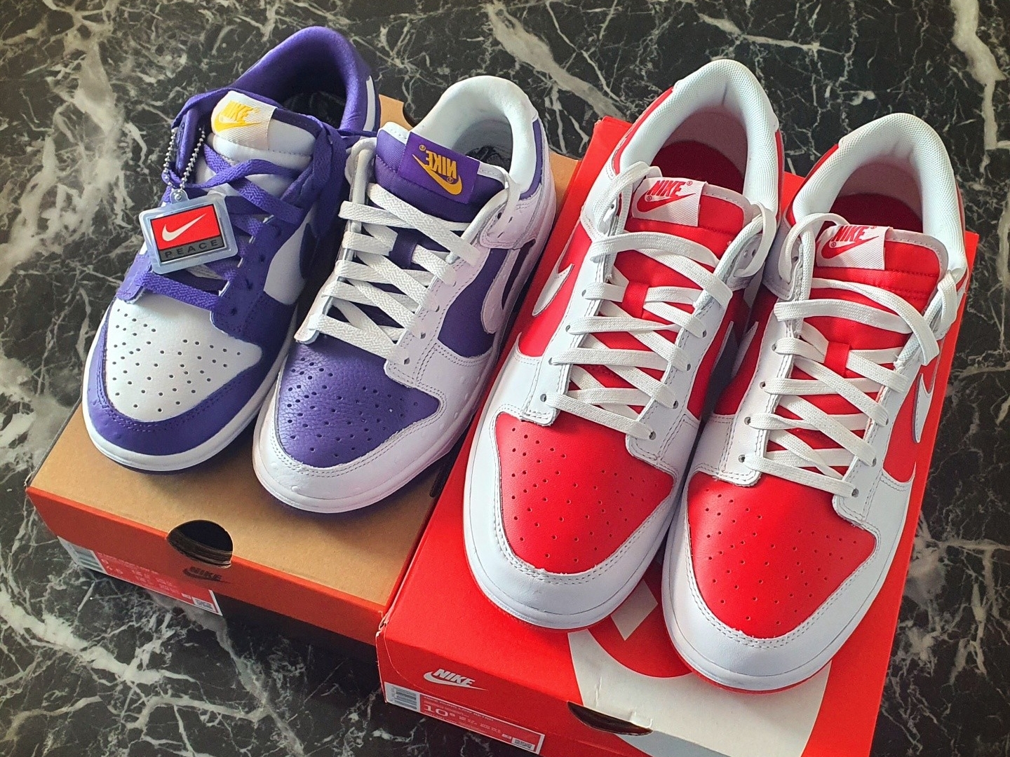 (W) Nike Dunk Low SE Flip, Nike Dunk Low Retro Championship Red 착용 스타일 - 2