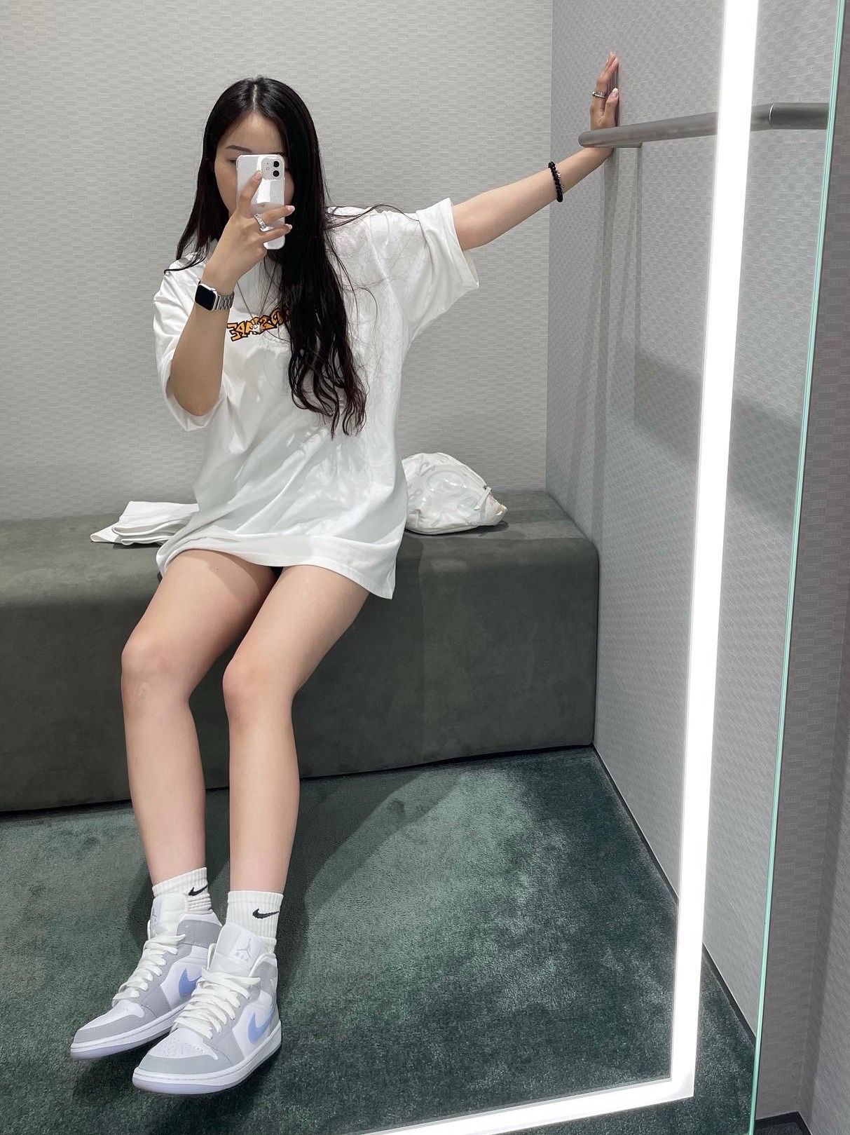 (W) Jordan 1 Mid Wolf Grey 착용 스타일