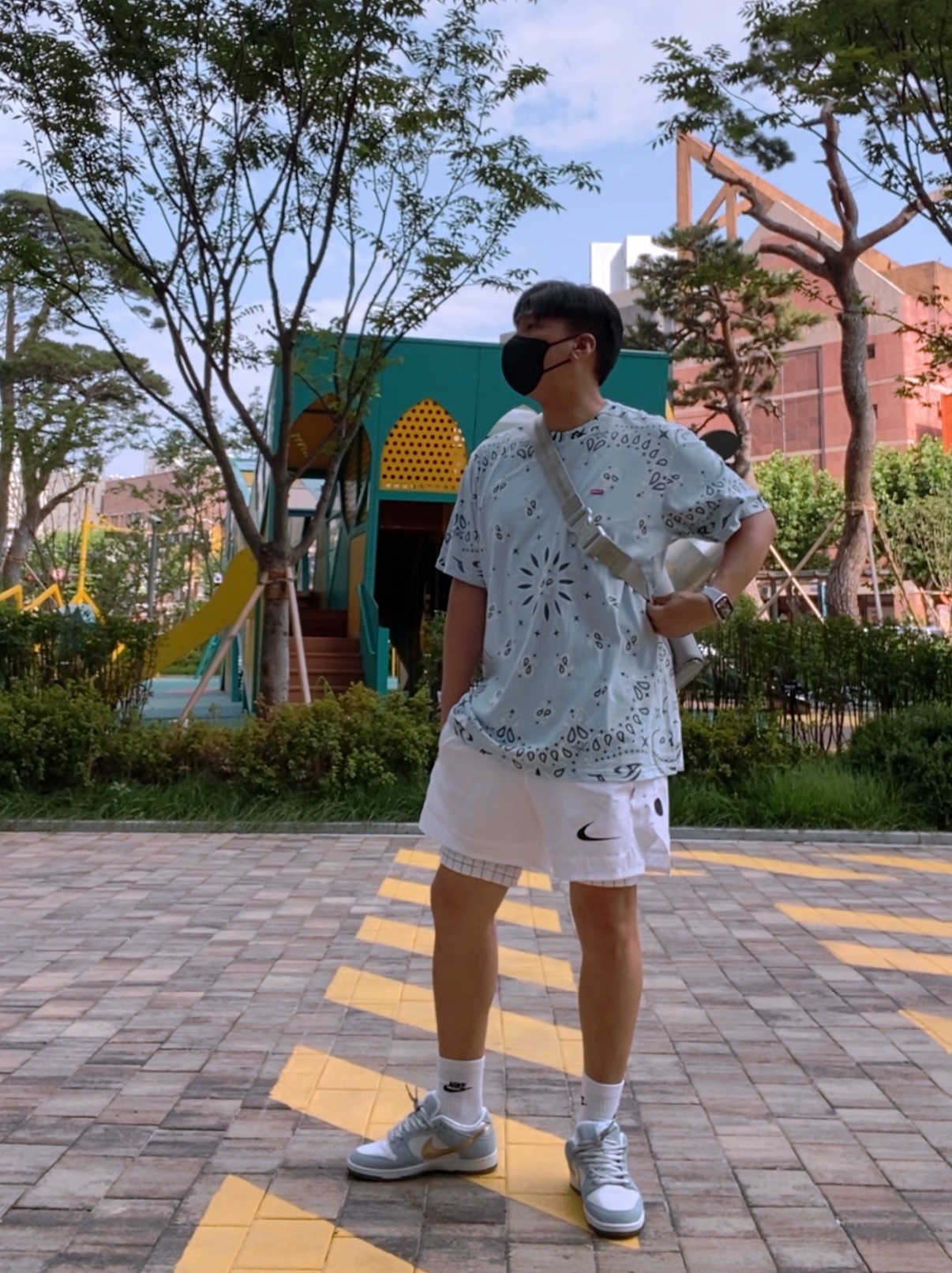 Supreme Small Box T-Shirt Light Blue Bandana - 21SS, Nike x Off-White NRG Shorts White 착용 스타일