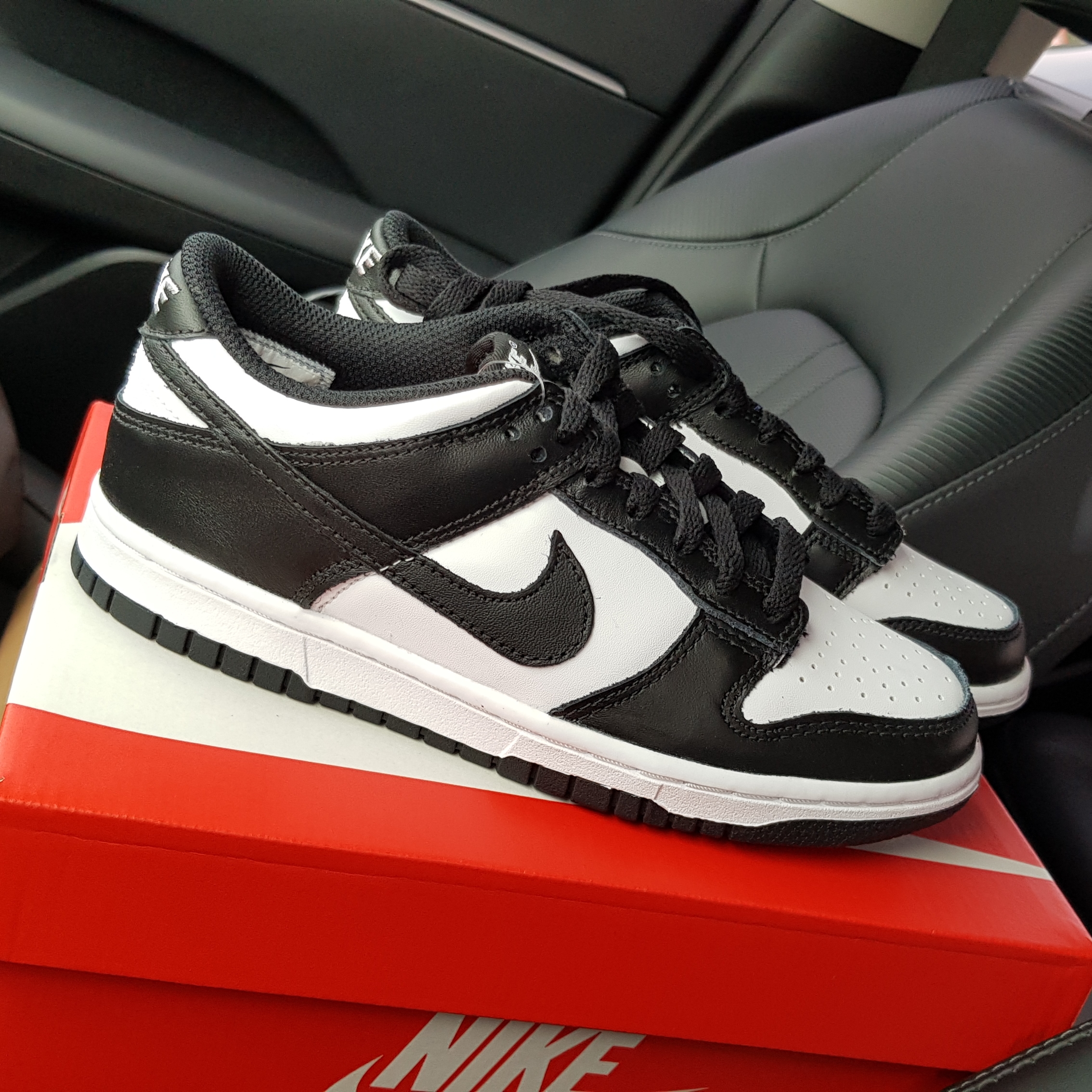 (GS) Nike Dunk Low Black 착용 스타일