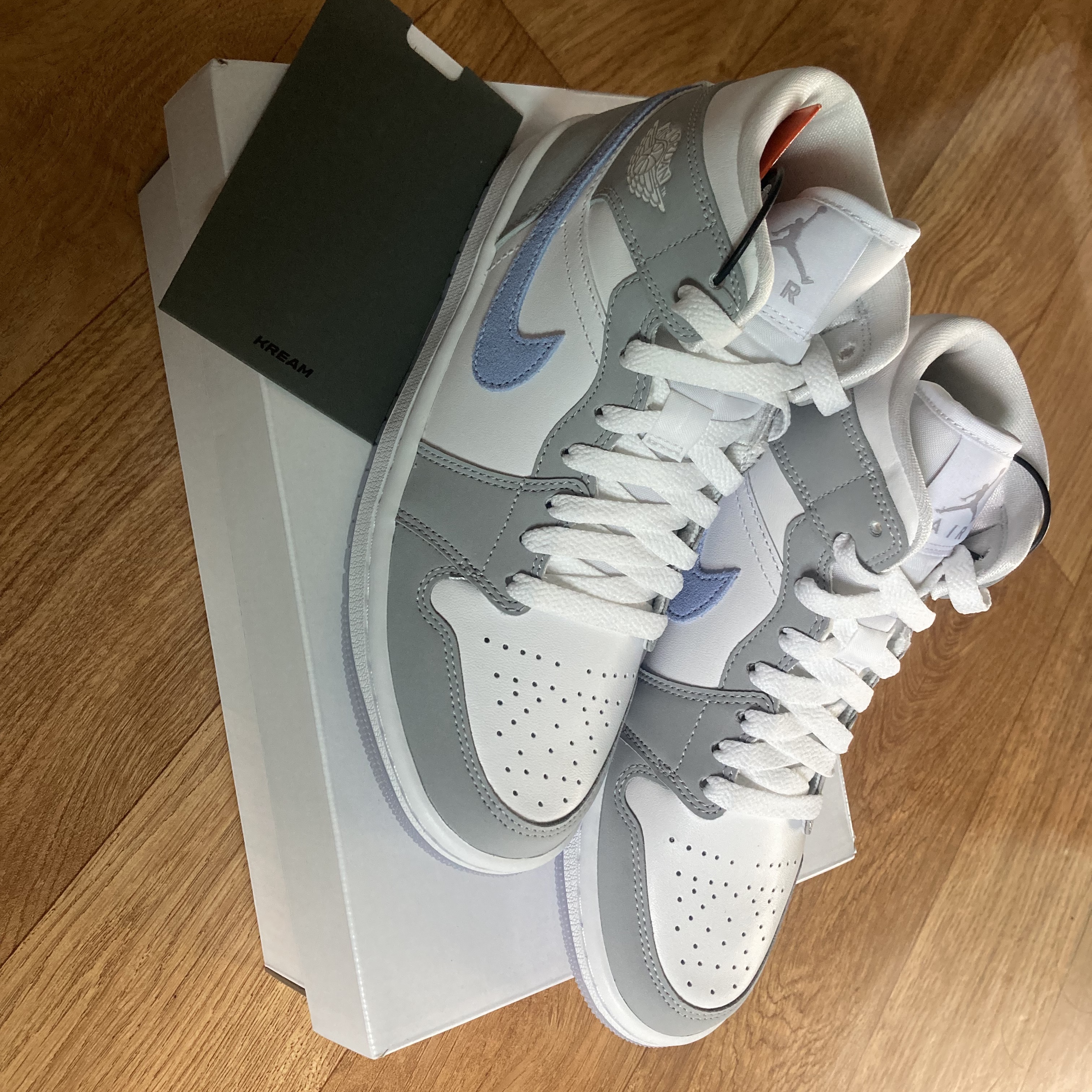 (W) Jordan 1 Mid Wolf Grey 착용 스타일