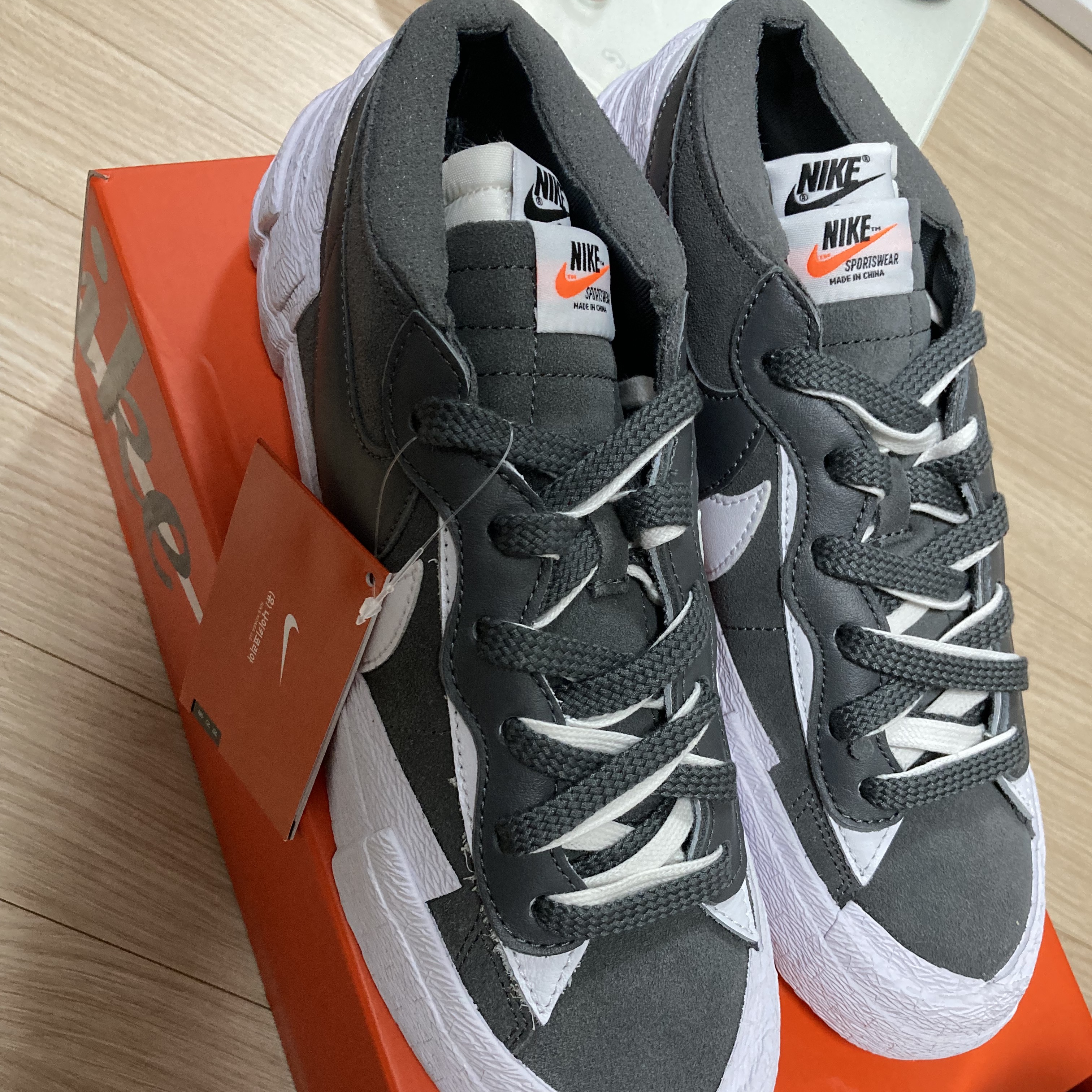 Nike x Sacai Blazer Low Iron Grey 착용 스타일